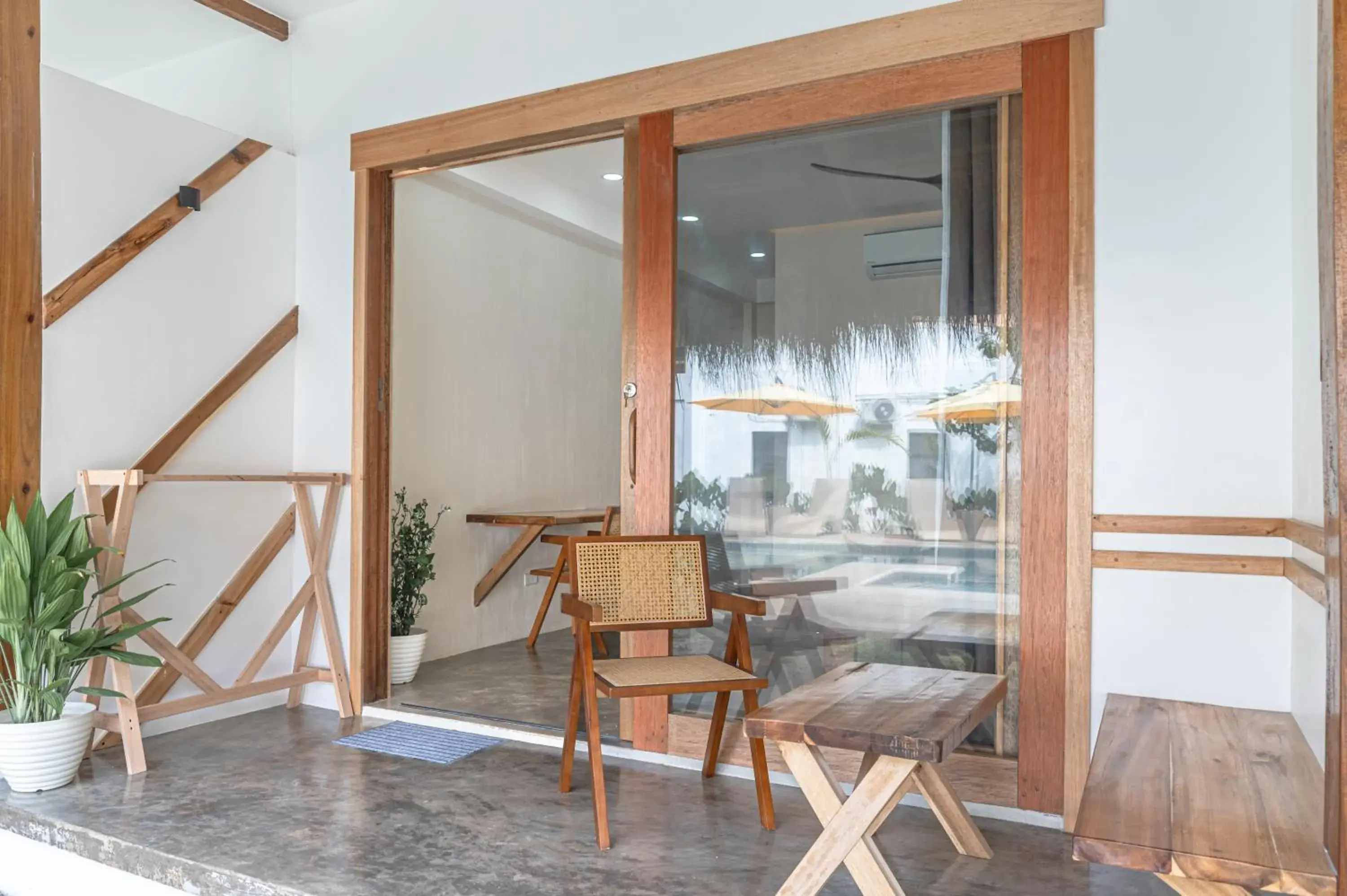 Facade/entrance in Sunlit Hostel Facade/entrance in Sunlit Hostel