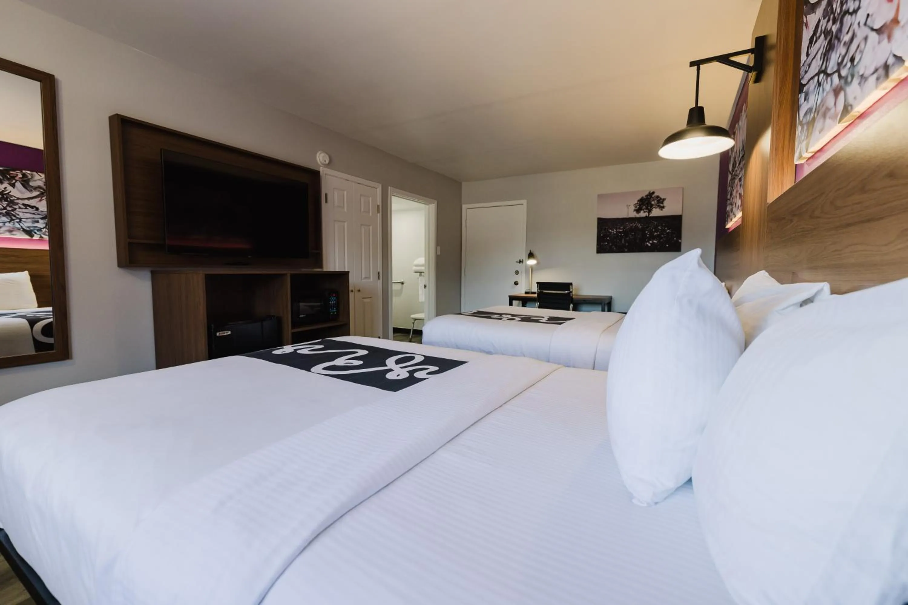 Photo of the whole room, Bed in La Quinta Inn by Wyndham Amarillo Mid-City