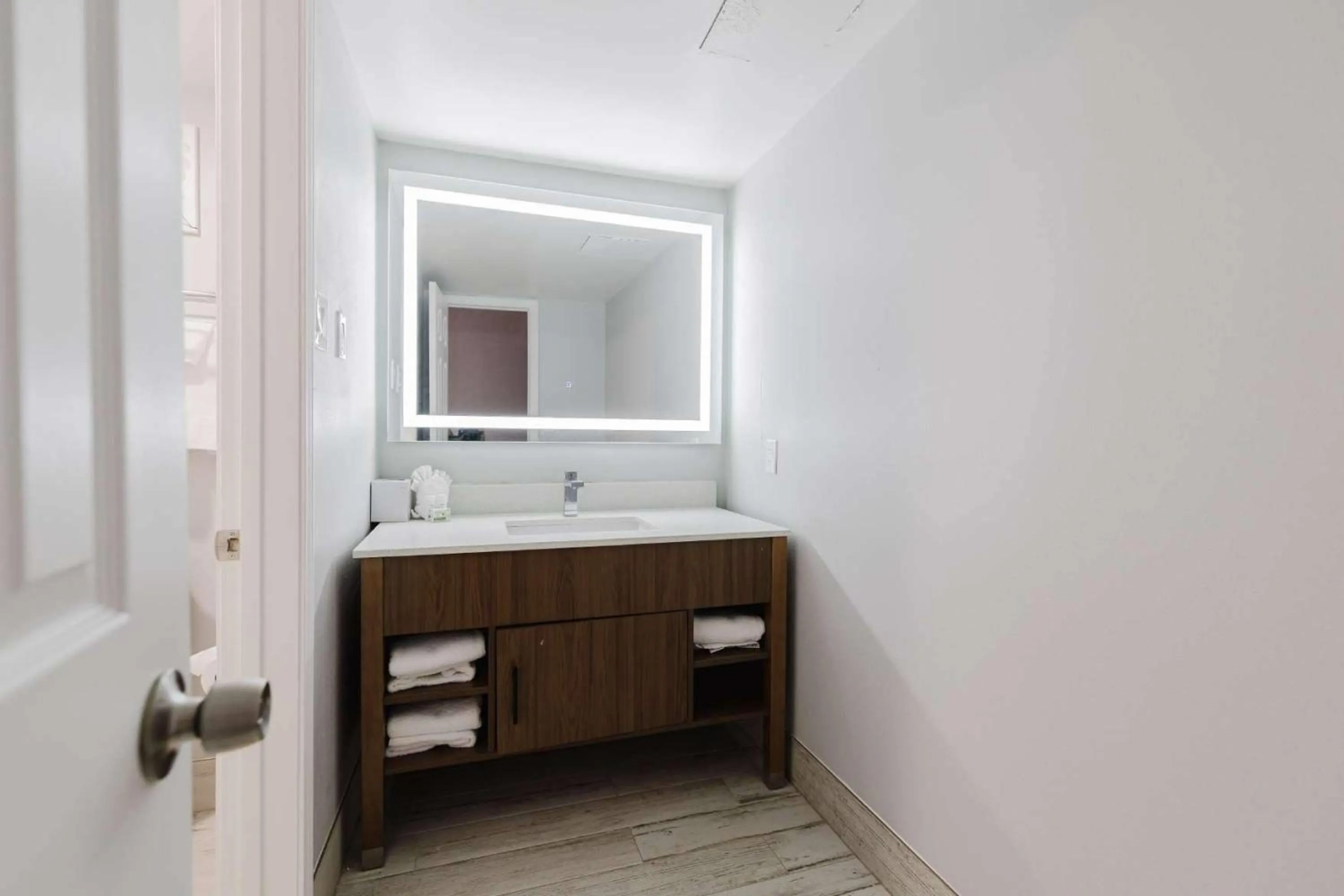 Bathroom in La Quinta Inn by Wyndham Amarillo Mid-City