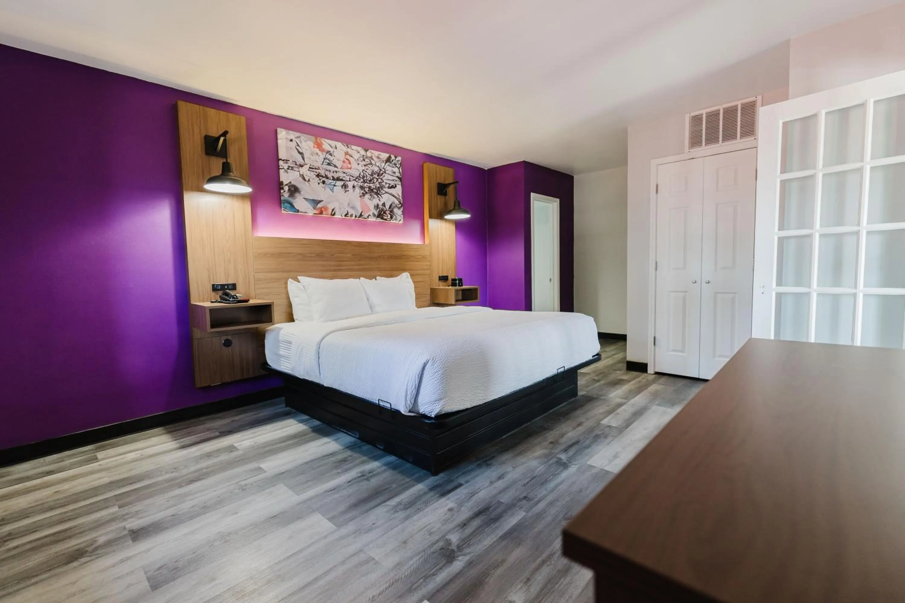 Bedroom, Bed in La Quinta Inn by Wyndham Amarillo Mid-City