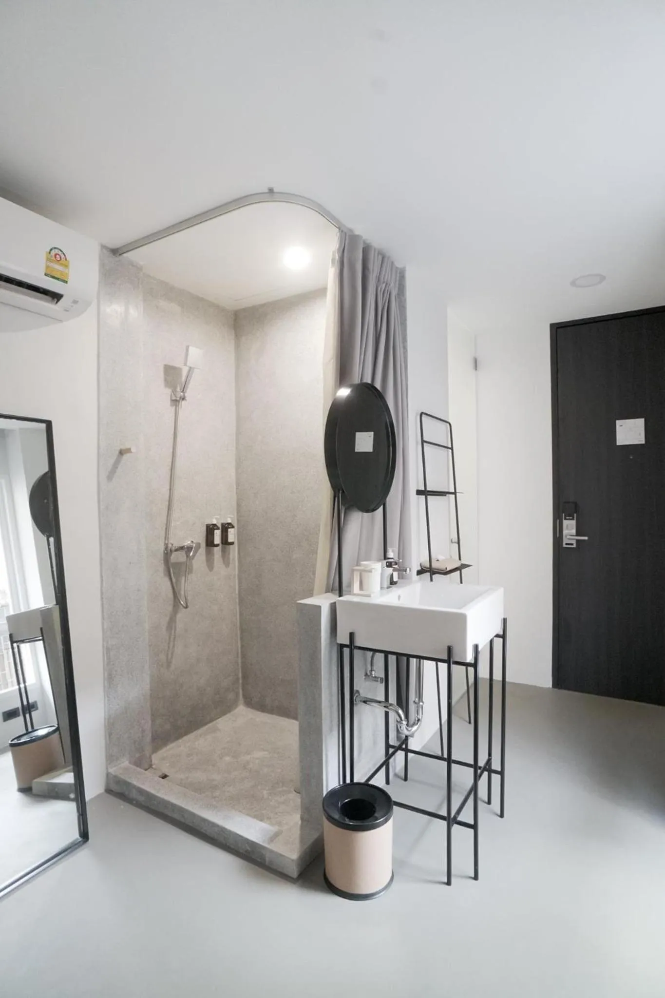 Bathroom in Chocolate box mint