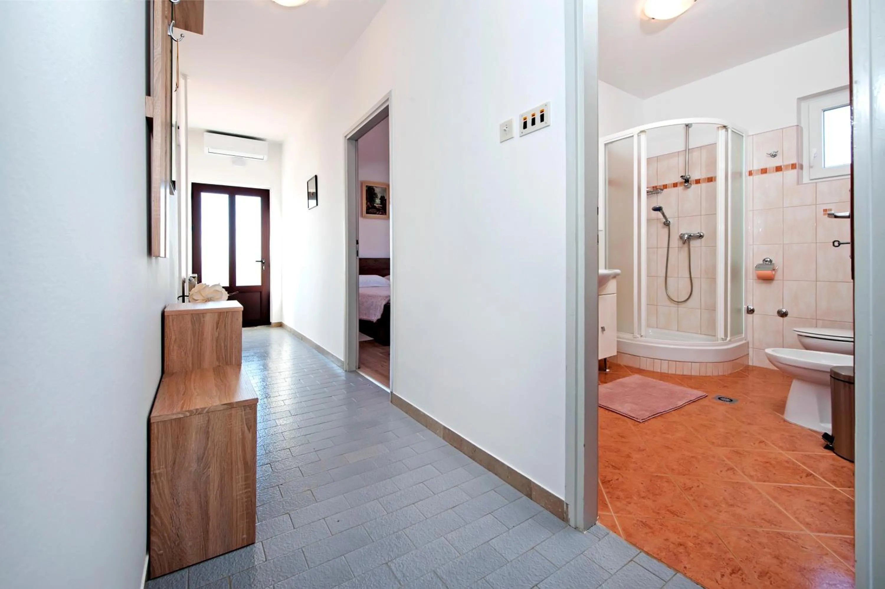 Shower in Apartment Ivo