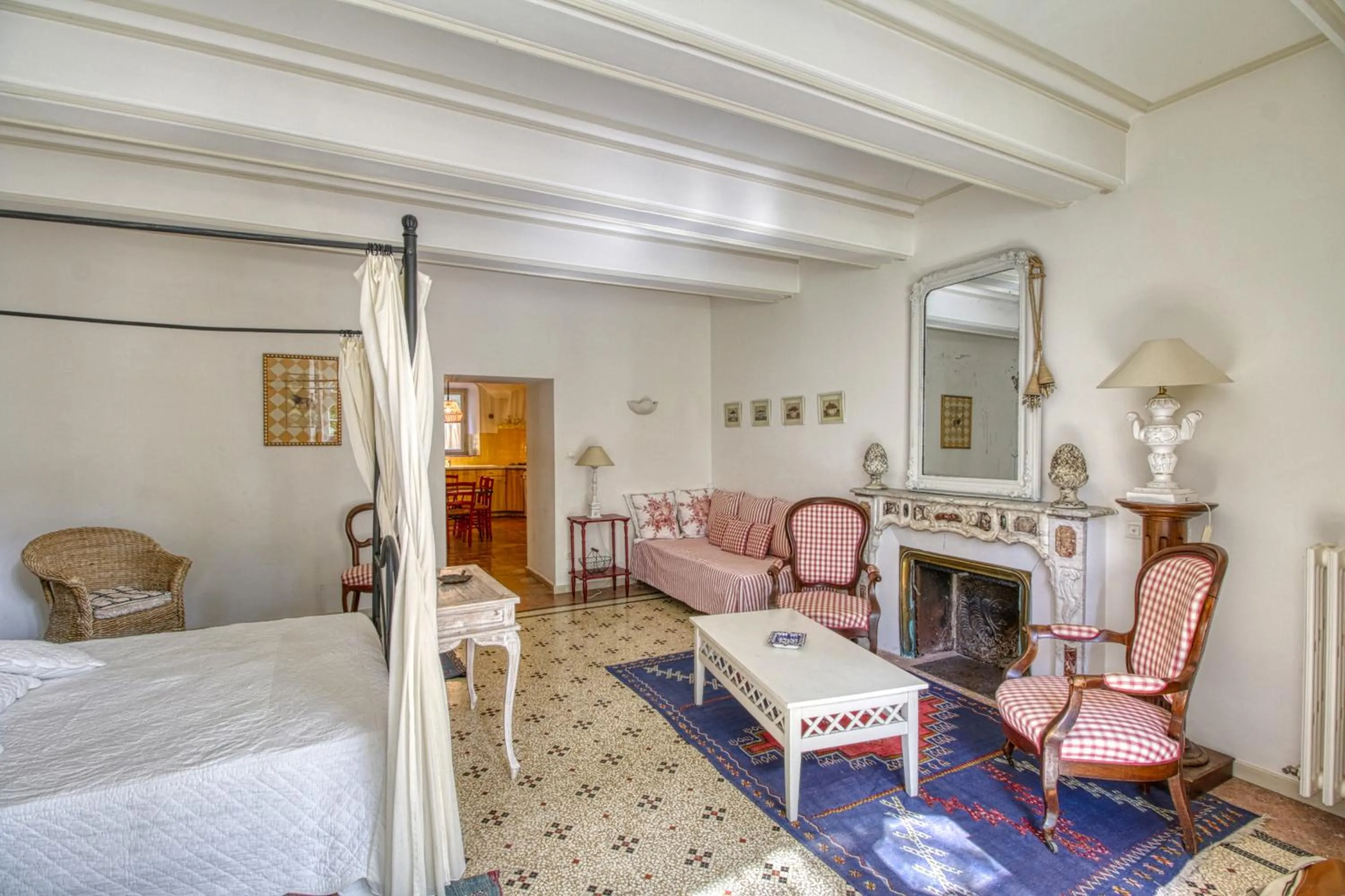 Living room, Bed in Mas d'Escattes