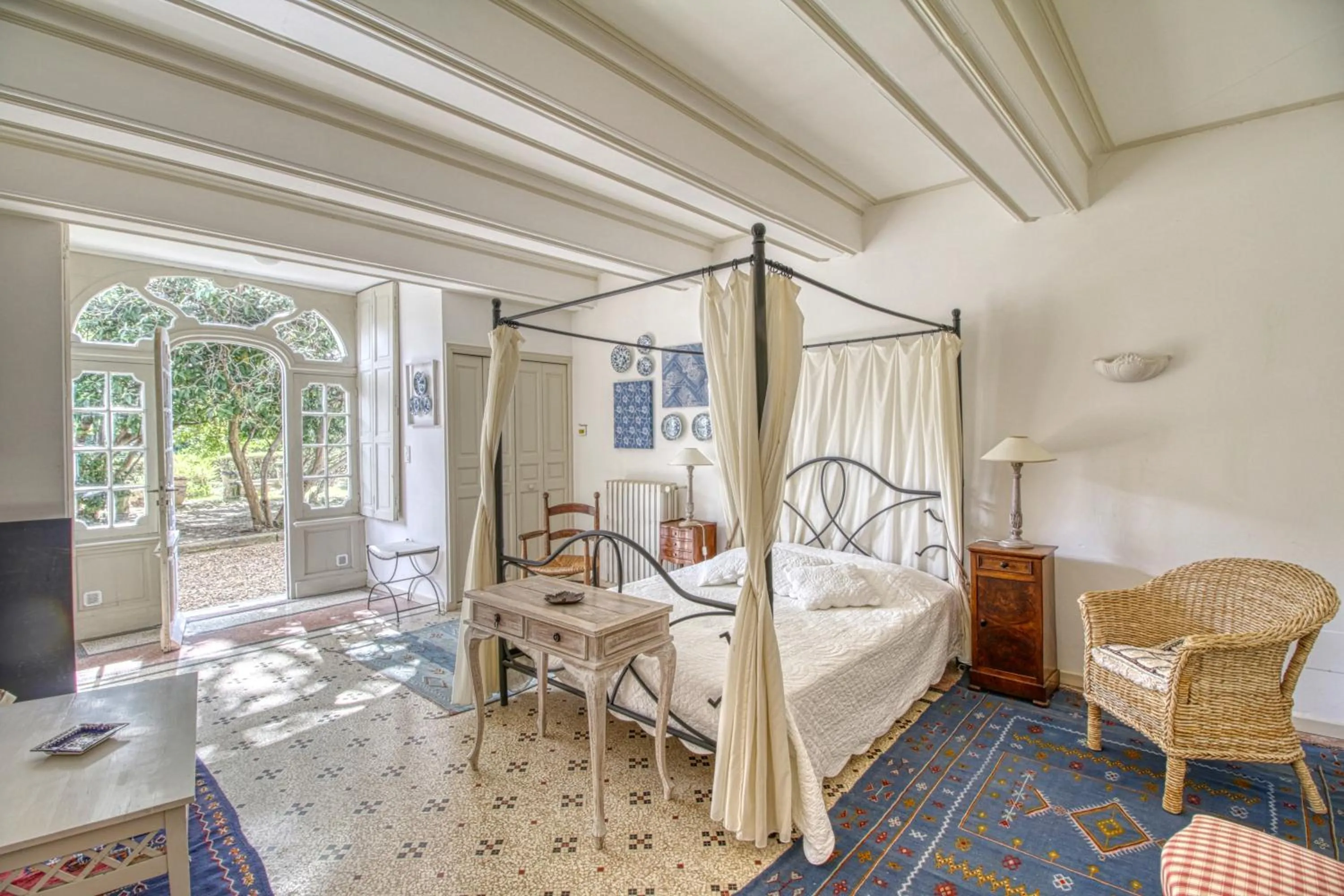 Living room, Bed in Mas d'Escattes