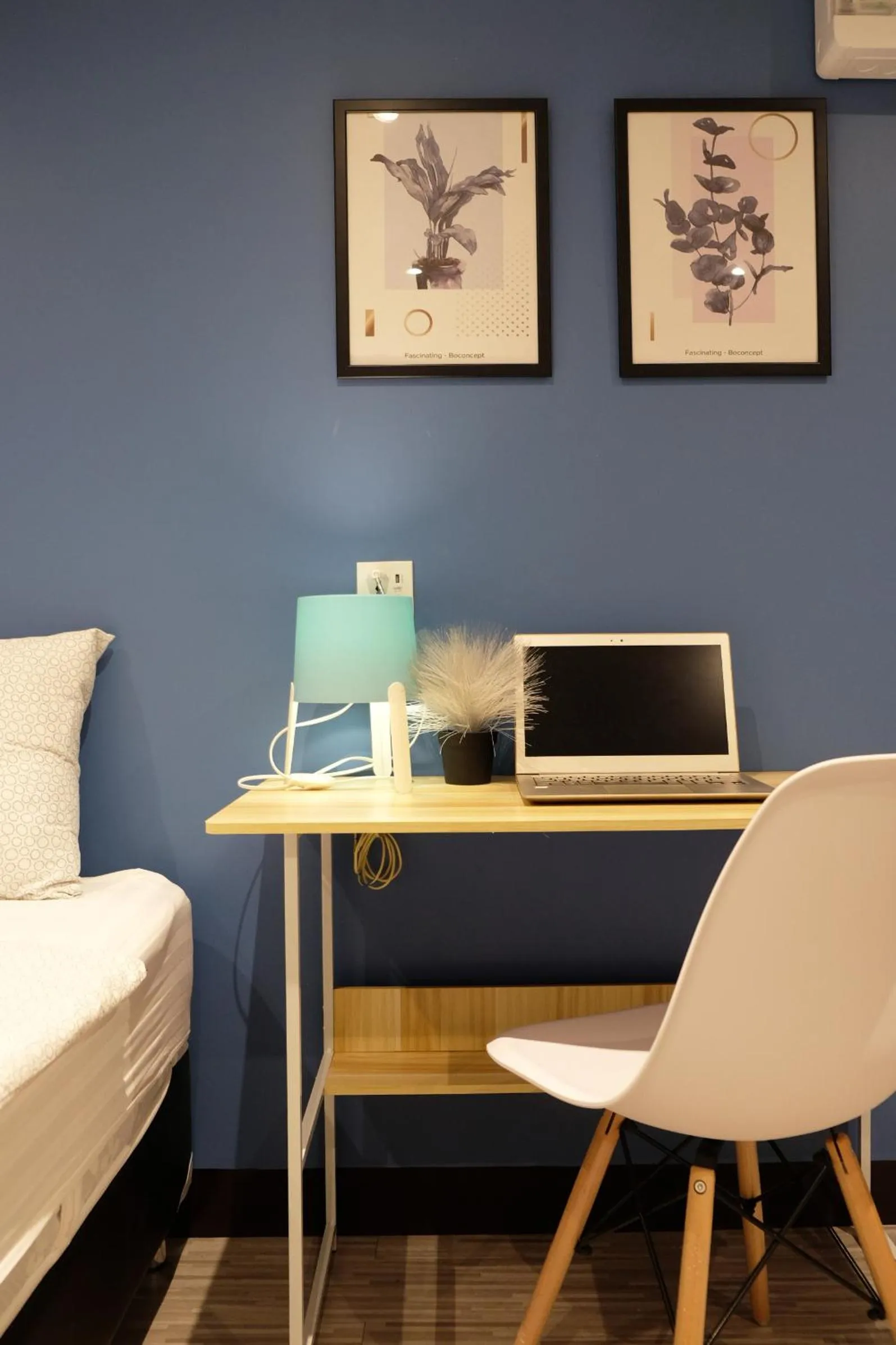 Living room, Bed in Sleep with Me Bangkok - BTS Phra Khanong