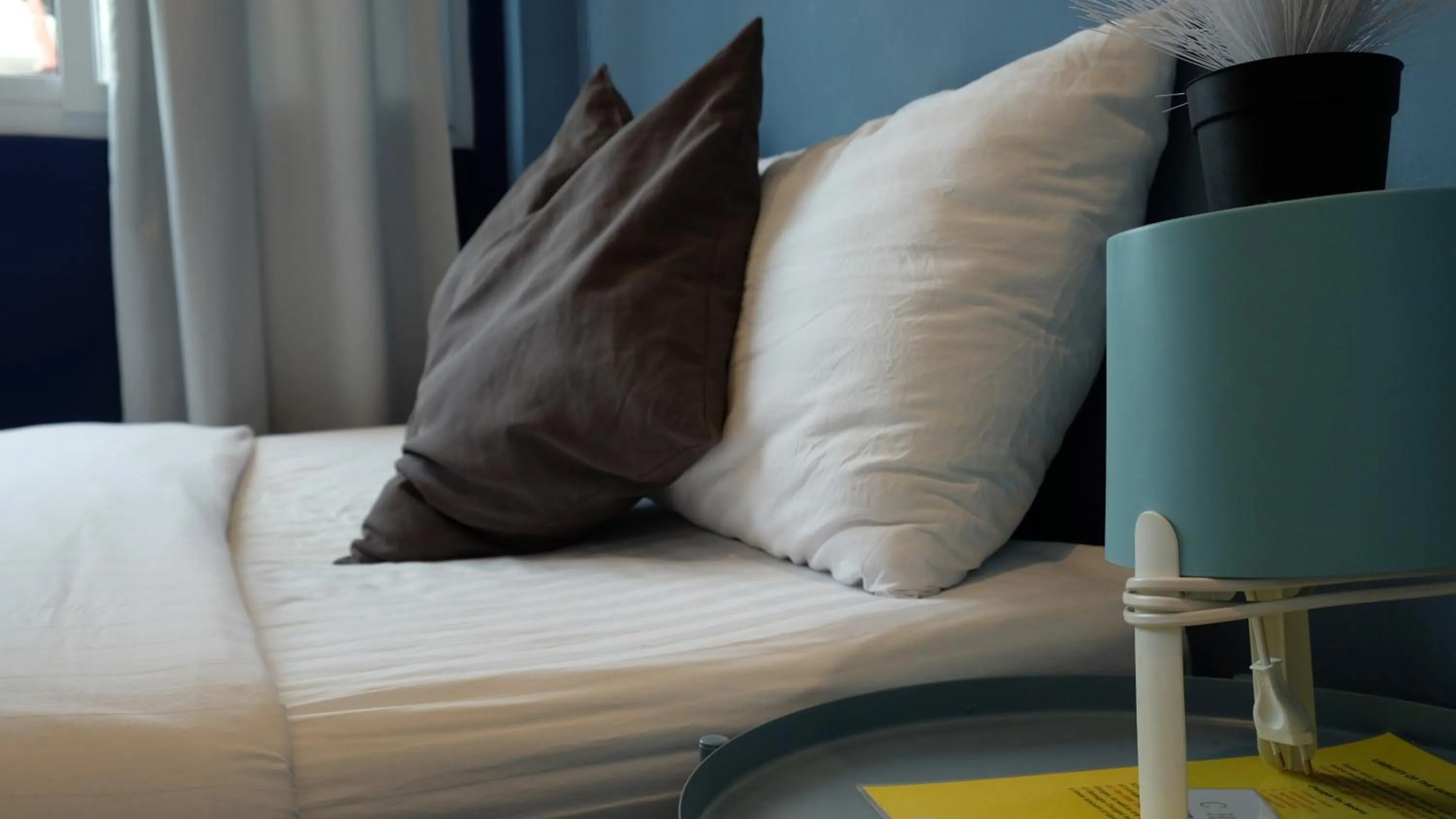 Bed in Sleep with Me Bangkok - BTS Phra Khanong