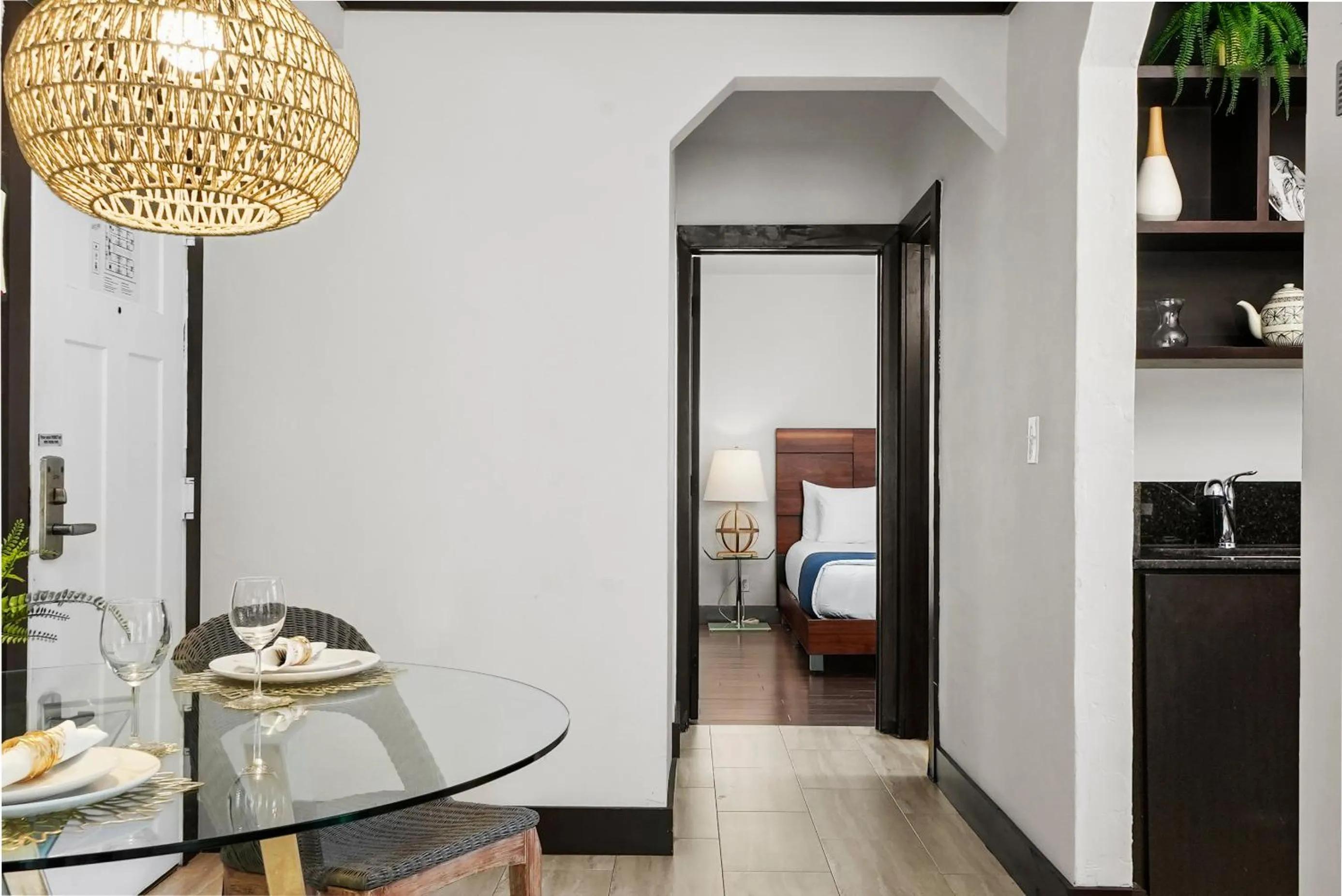 Dining area in Lincoln Arms Suites