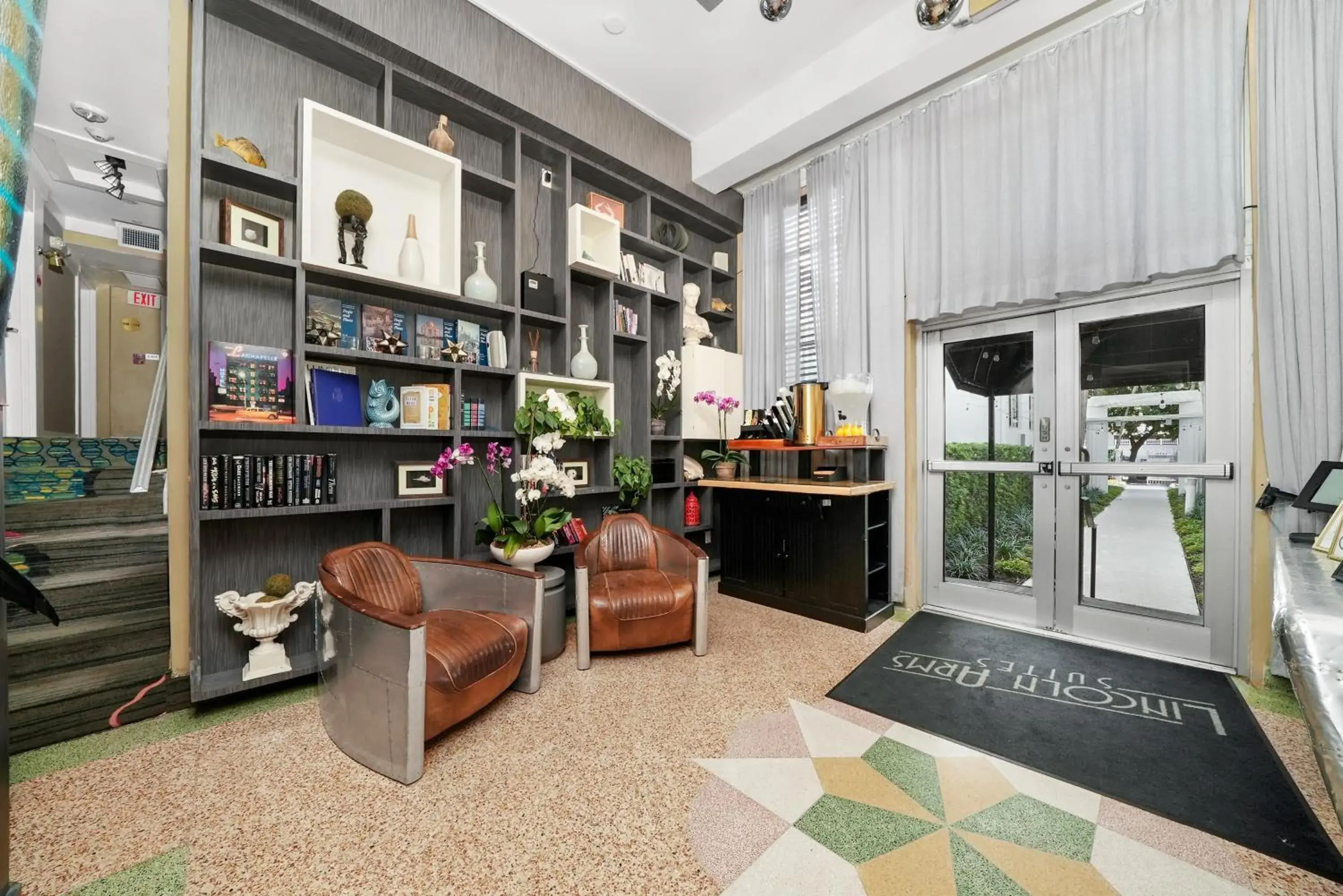 Lobby or reception in Lincoln Arms Suites Lobby or reception in Lincoln Arms Suites