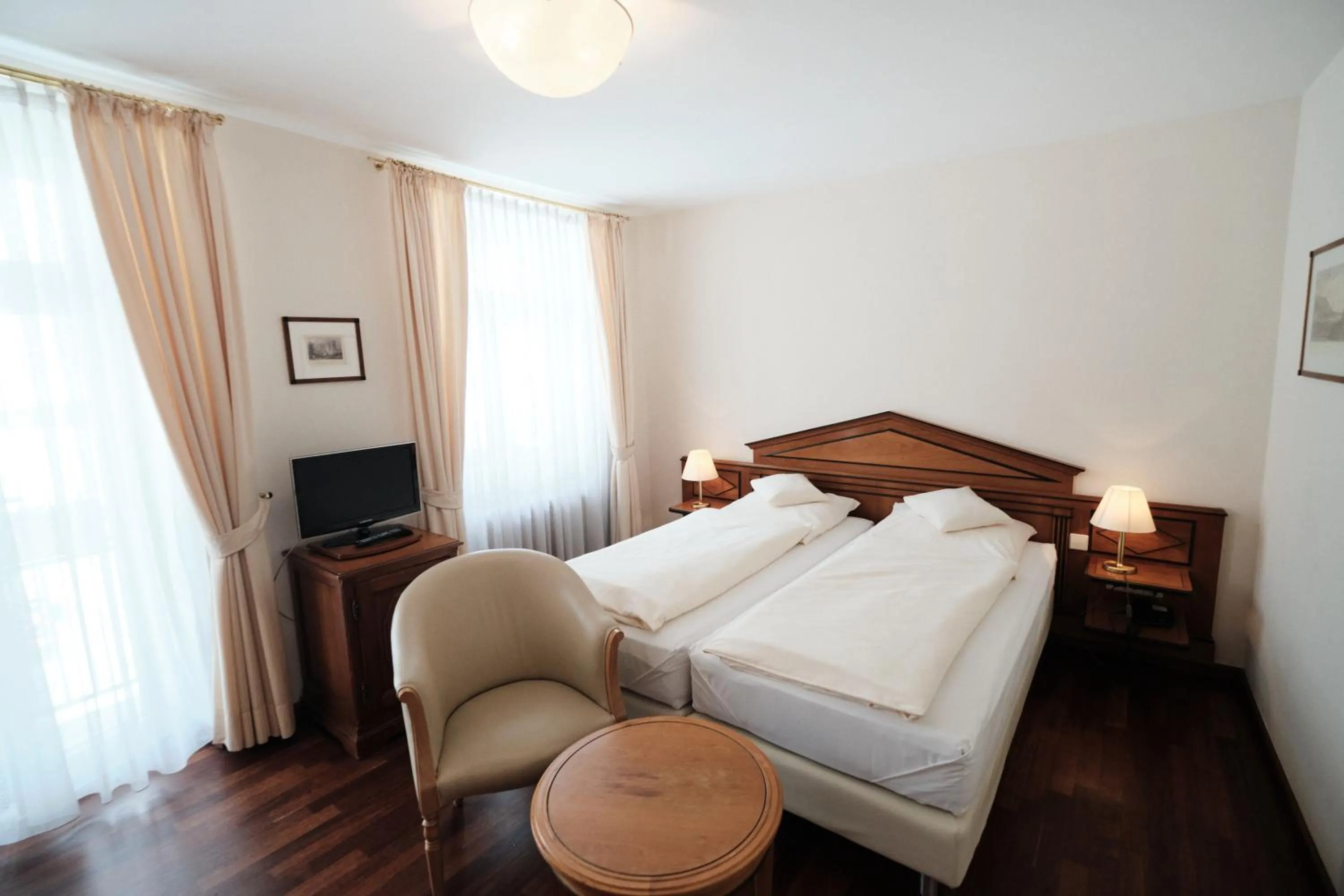 Photo of the whole room, Bed in Hotel Weisser Bock