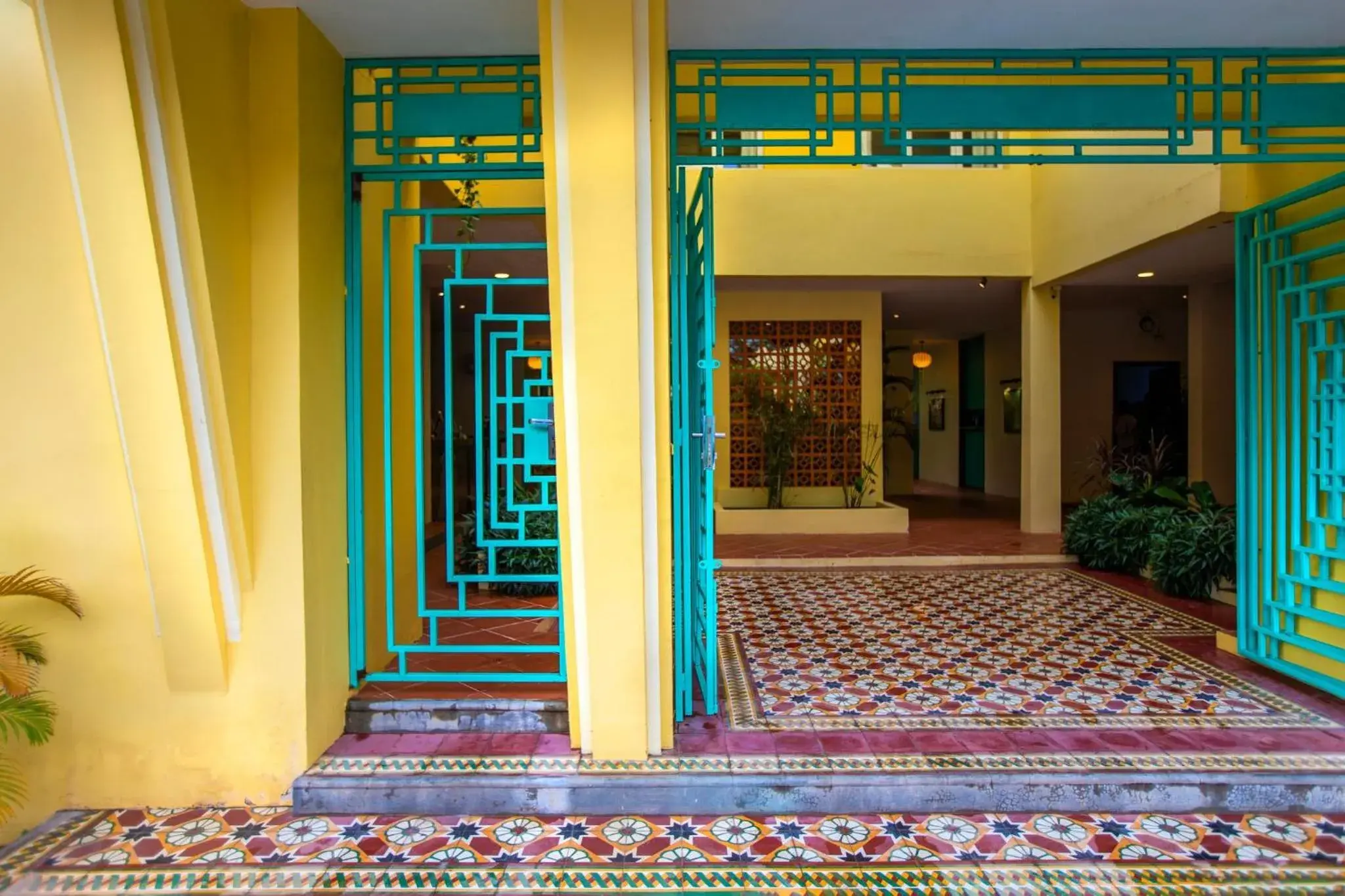 Facade/entrance in Hotel Old Cinema Facade/entrance in Hotel Old Cinema