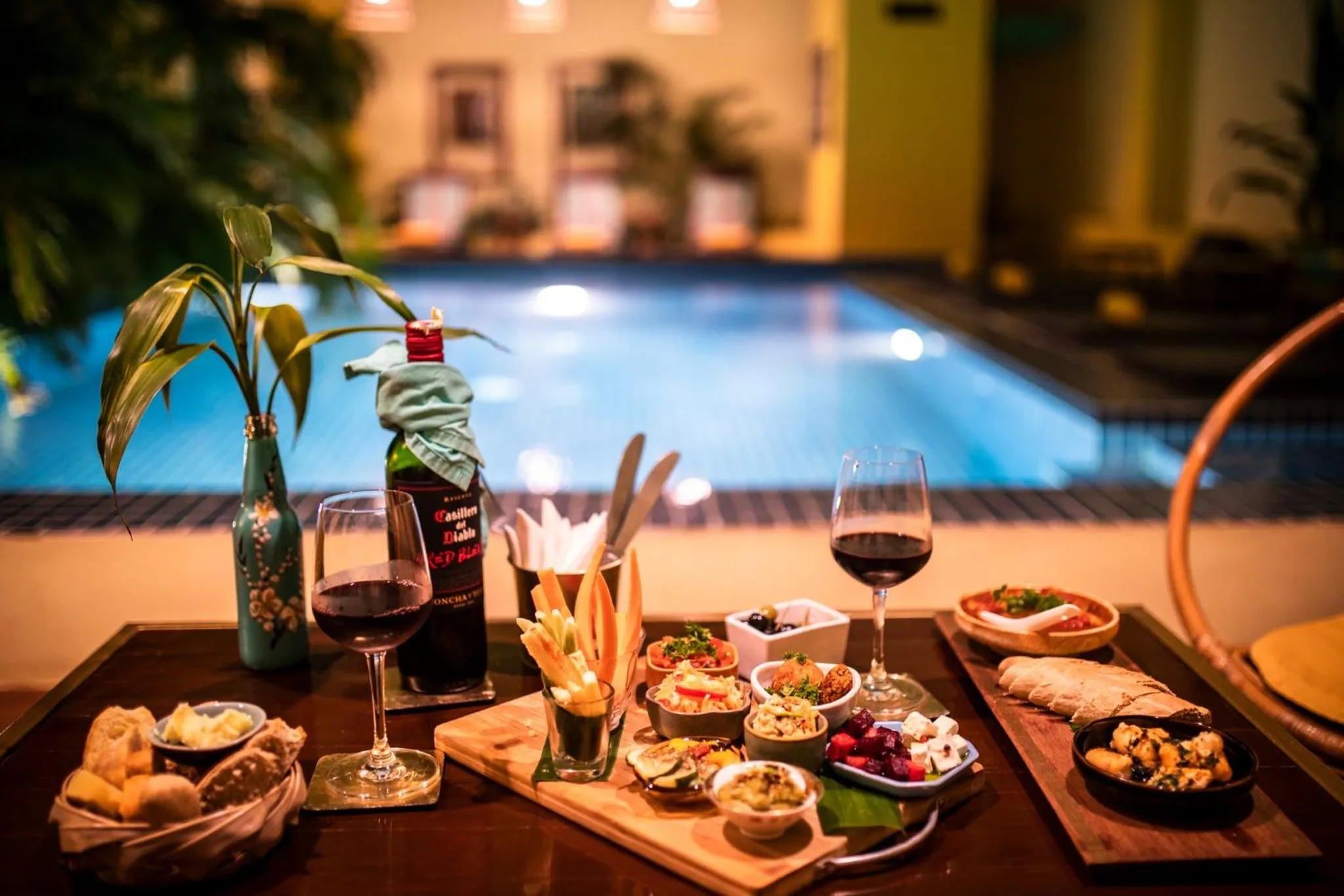 Food and drinks in Hotel Old Cinema