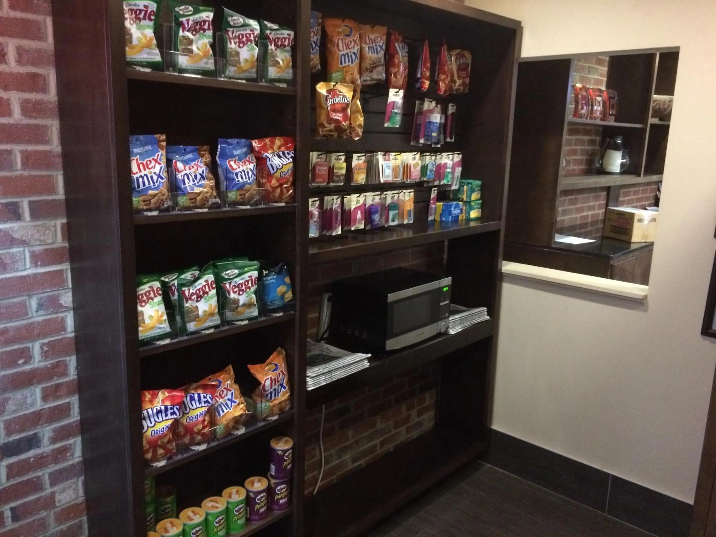 On-site shops in Wyndham Garden Inn Pittsburgh Airport