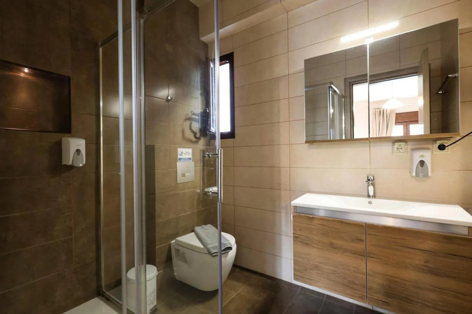 Elia Deluxe Accommodation