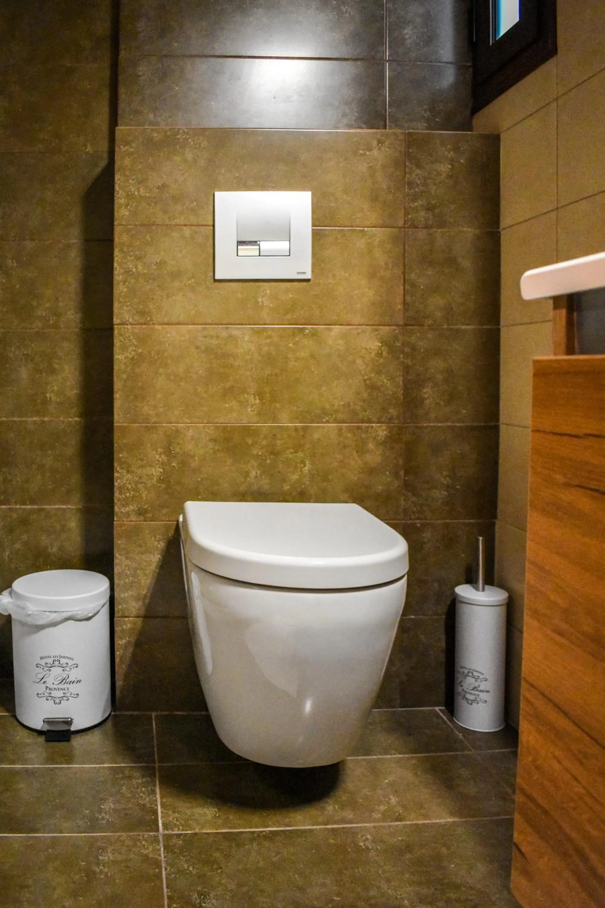 Elia Deluxe Accommodation
