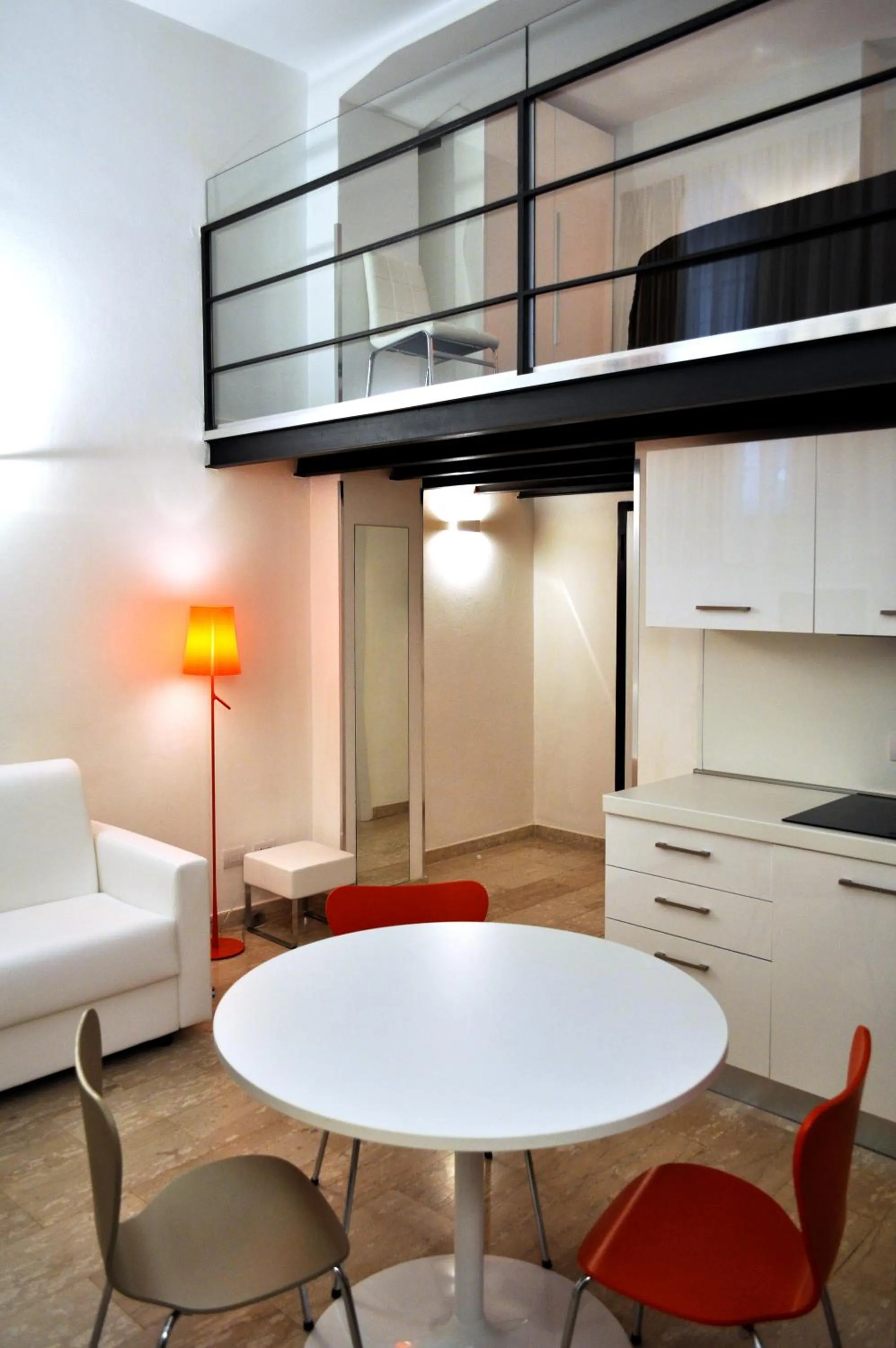 Kitchen or kitchenette, Bed in BB Hotels Aparthotel Bocconi