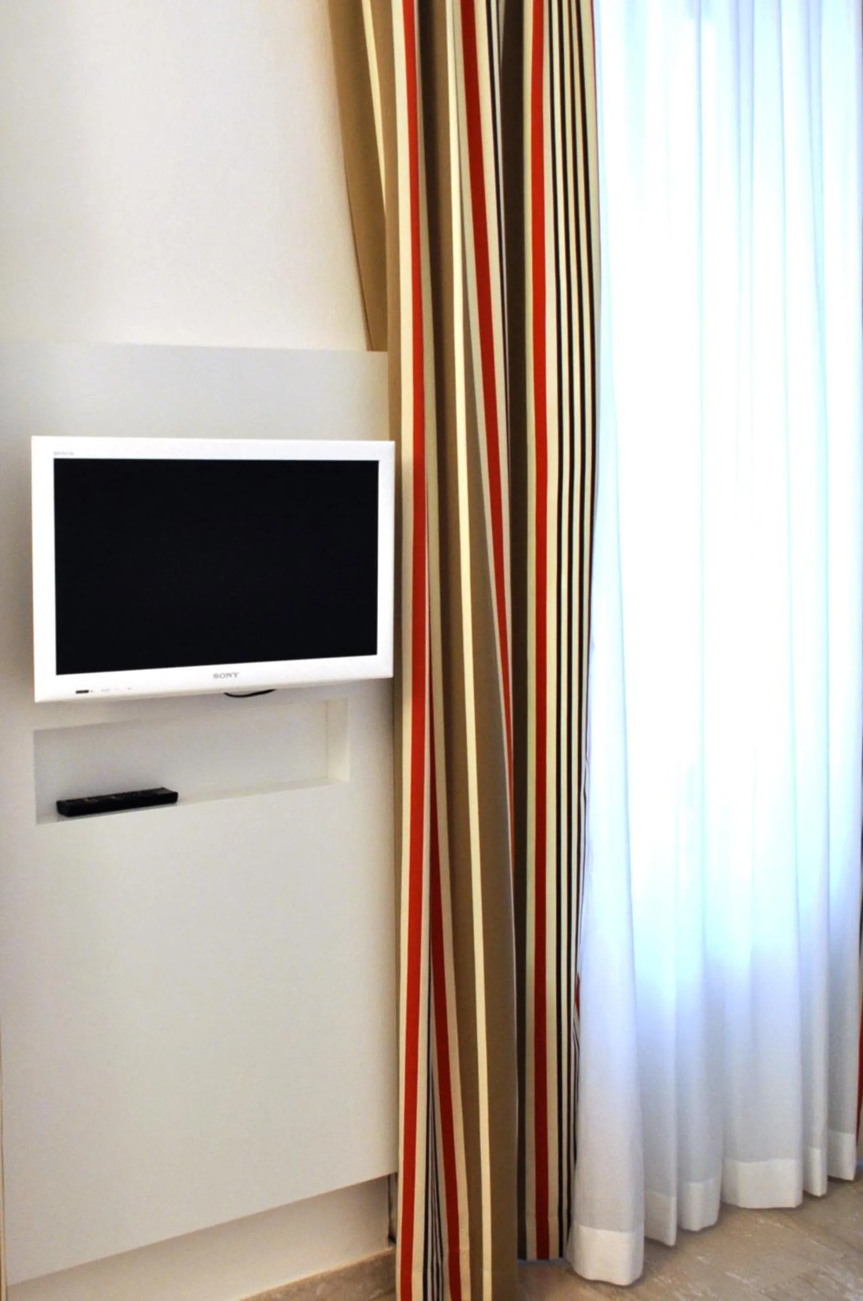 TV and multimedia in BB Hotels Aparthotel Bocconi