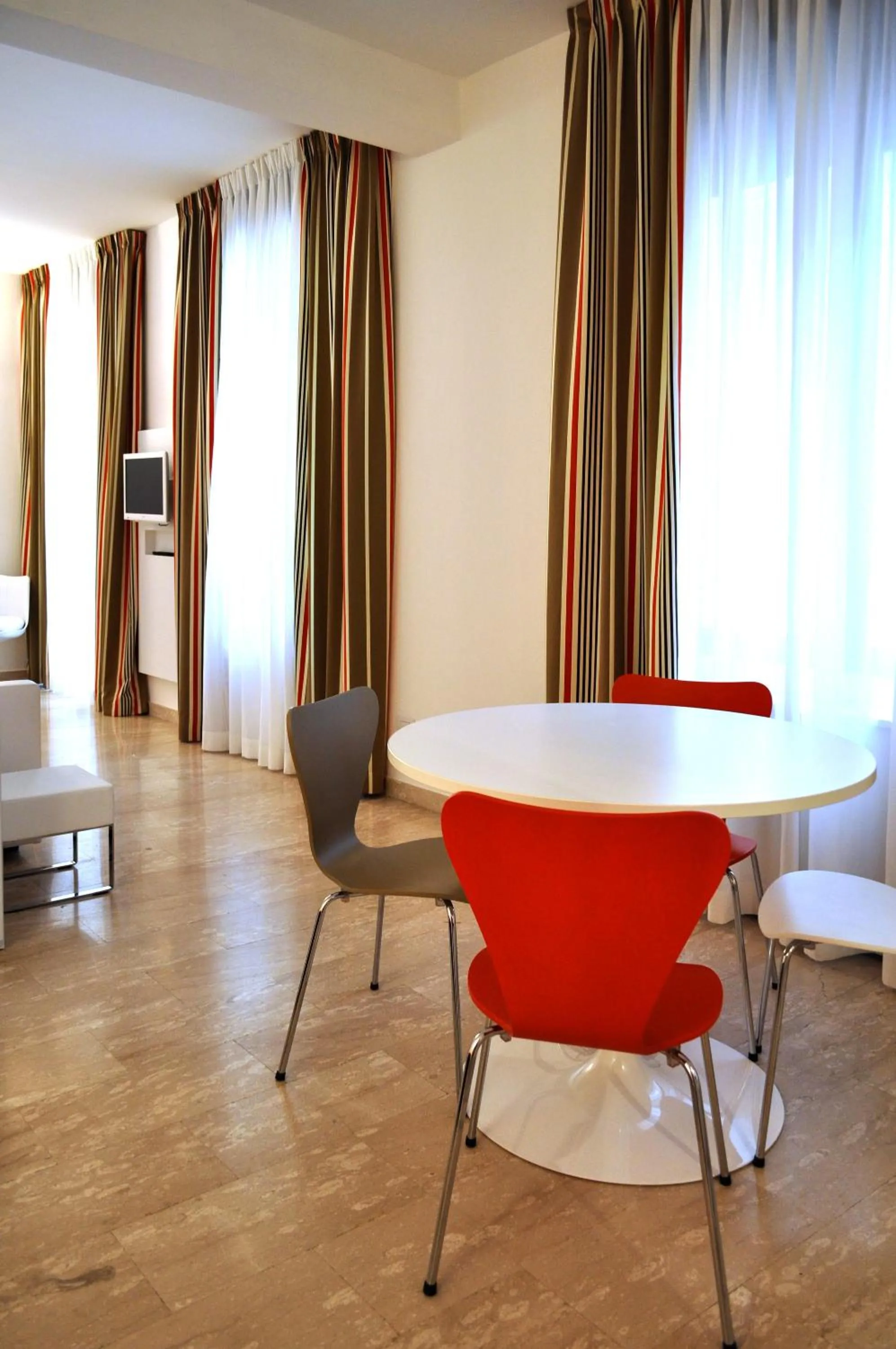 Dining area in BB Hotels Aparthotel Bocconi