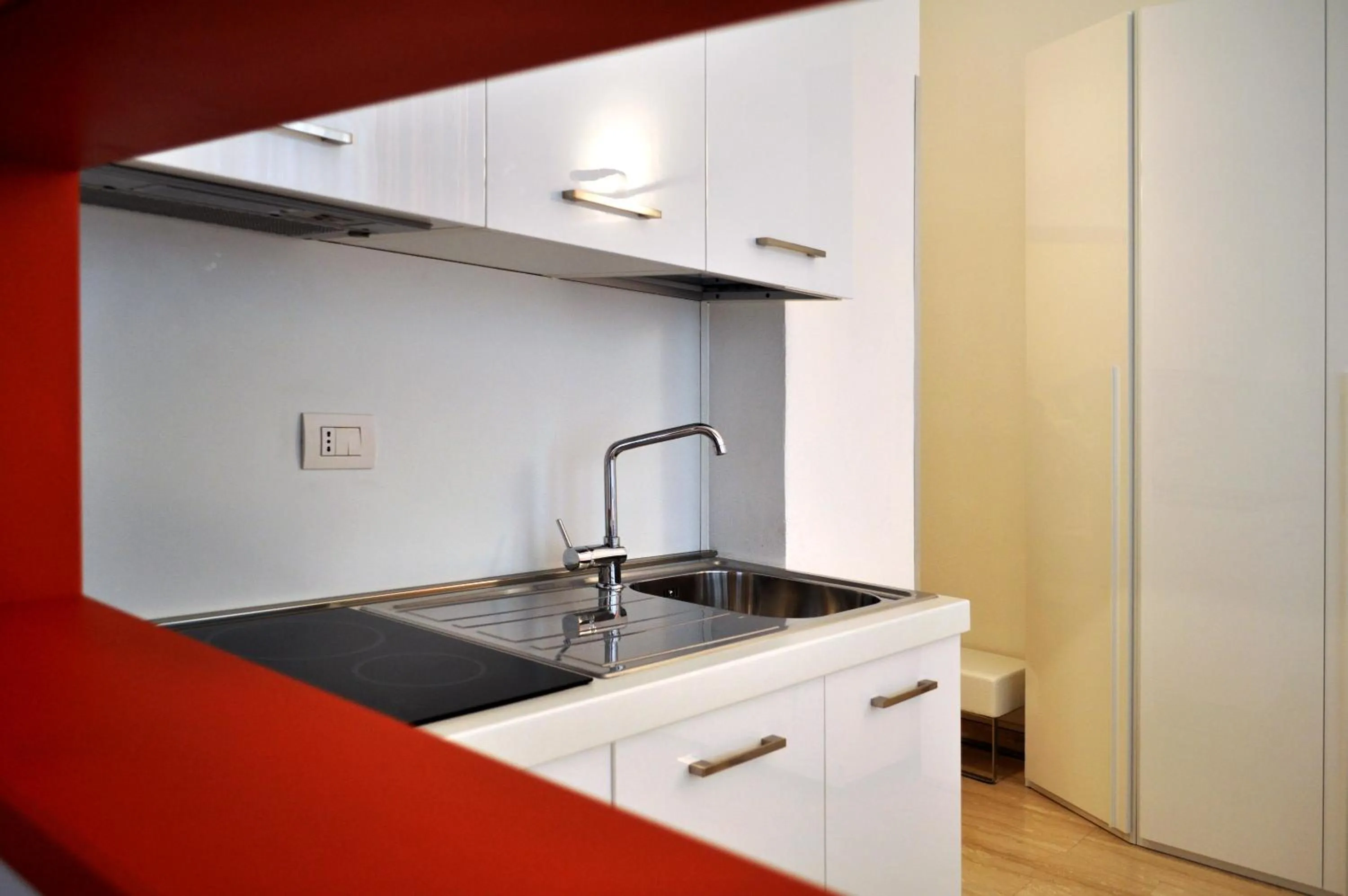 Kitchen or kitchenette in BB Hotels Aparthotel Bocconi