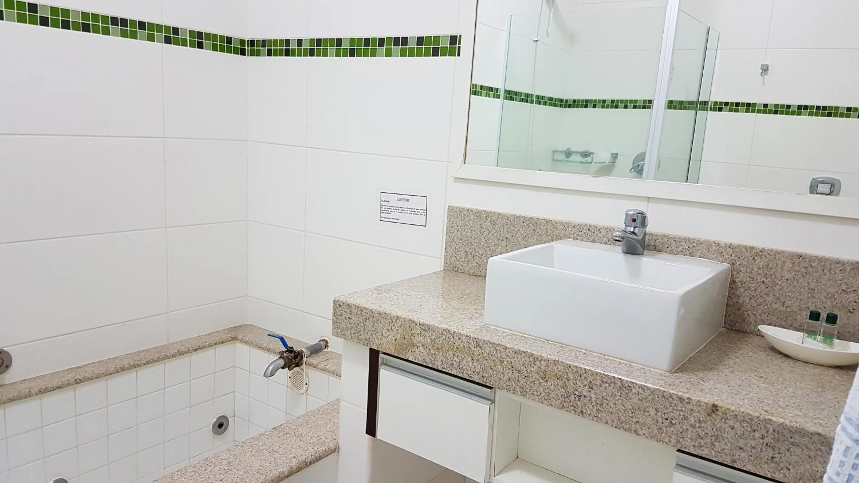 Bathroom in Hotel Termas Gravatal