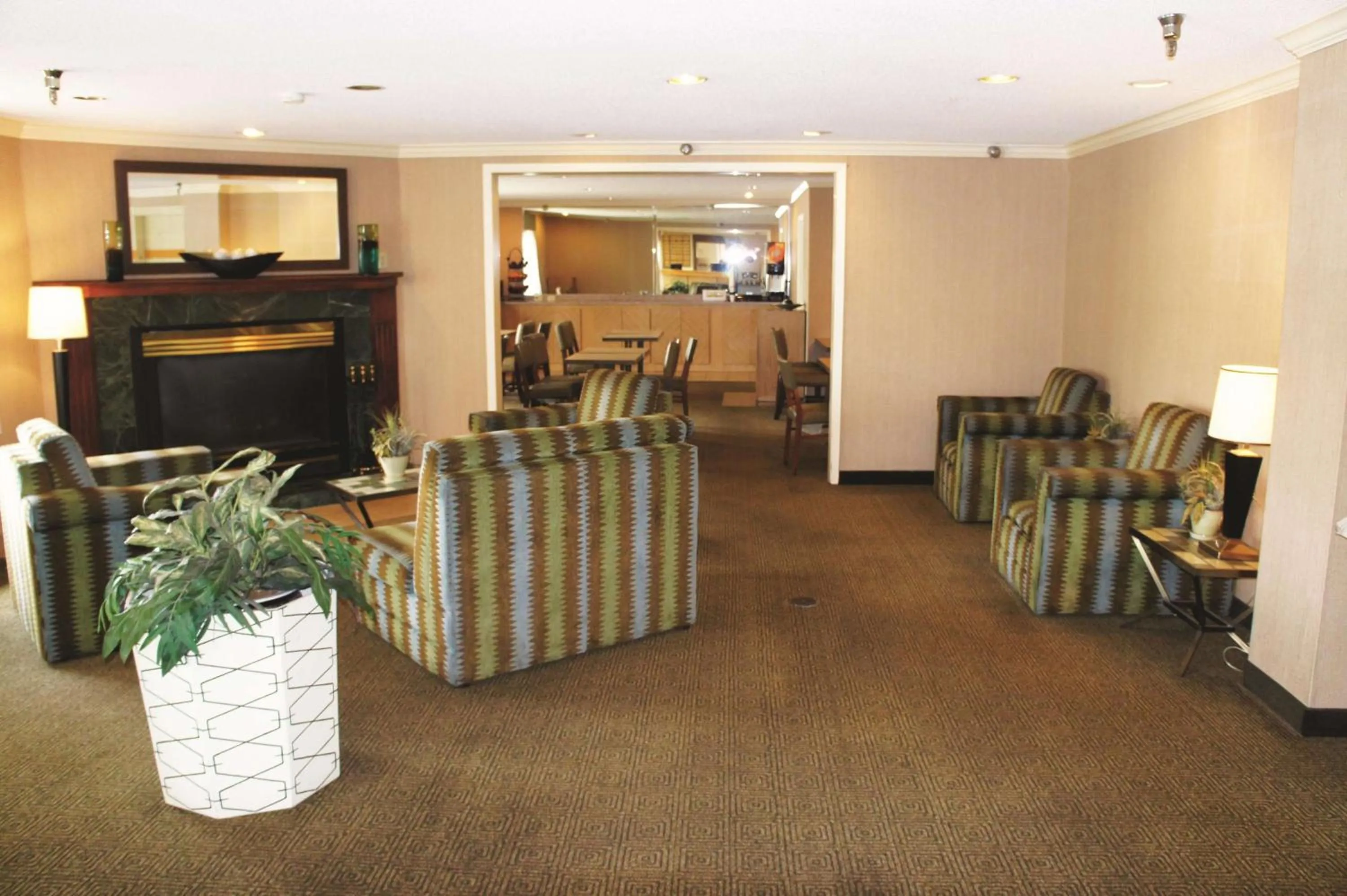 Lobby or reception in La Quinta Inn by Wyndham Kansas City North