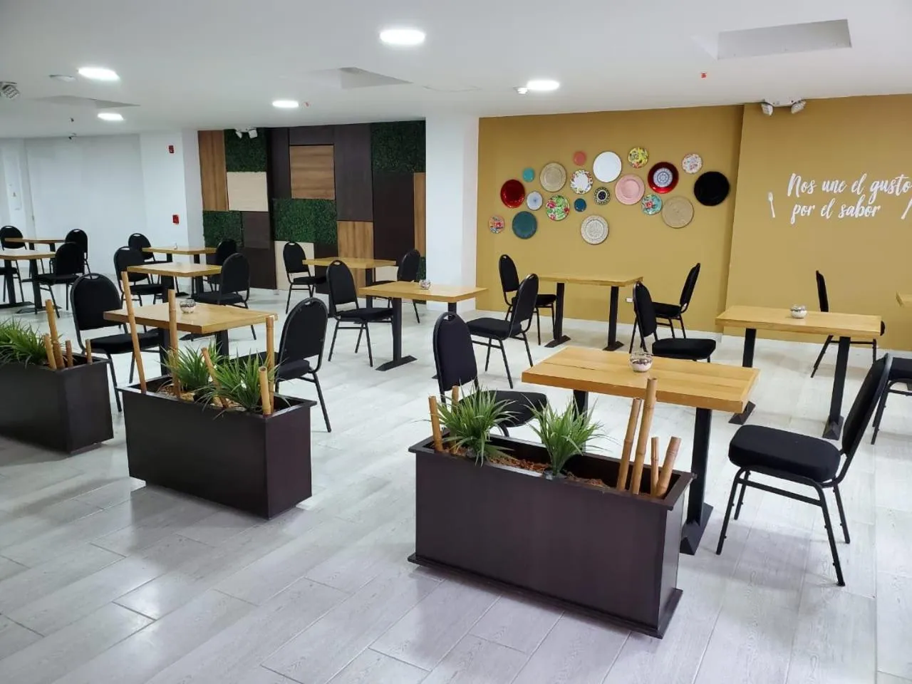 Restaurant/places to eat in Hotel Cafeira