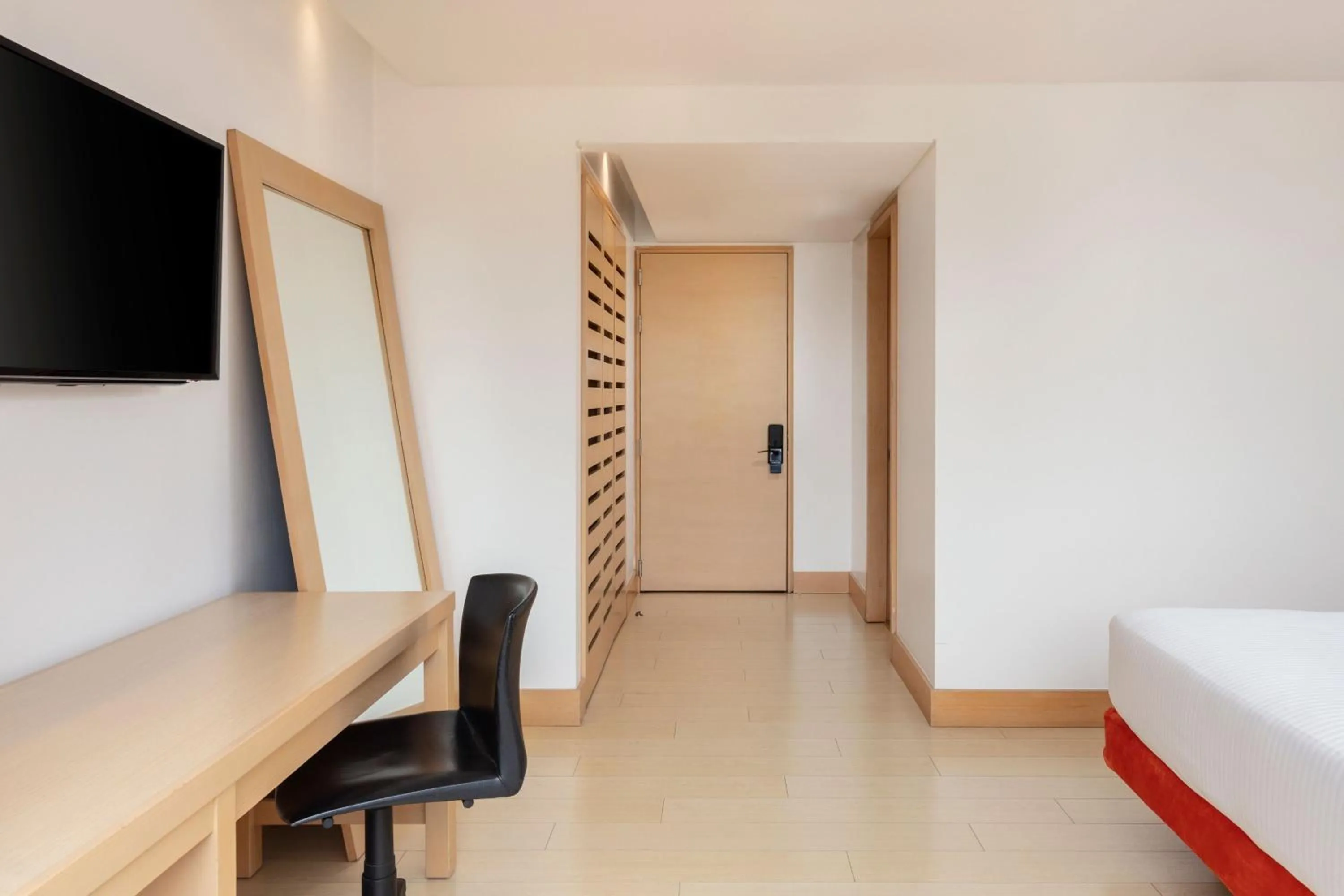 Photo of the whole room, Bed in Fairfield by Marriott Bogota Embajada