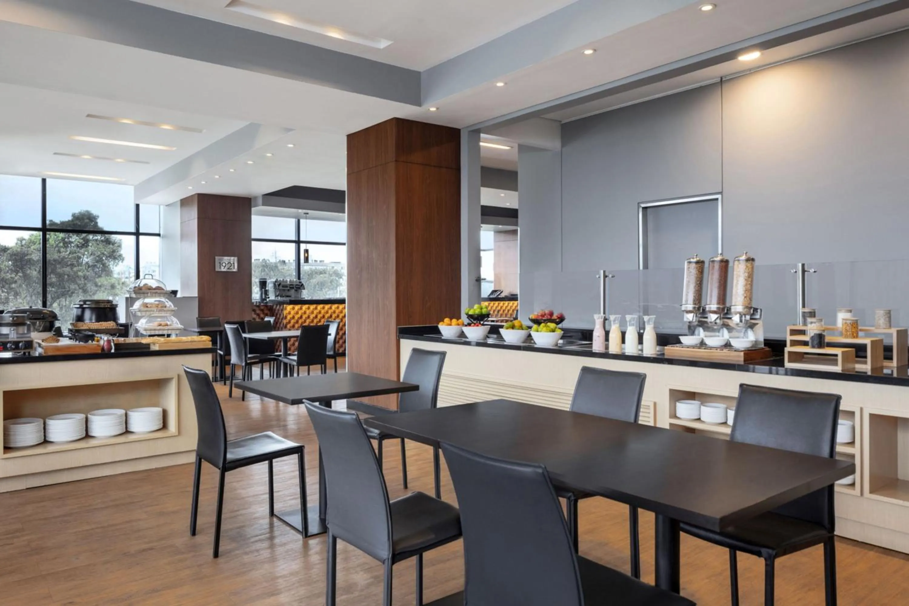 Restaurant/places to eat in Fairfield by Marriott Bogota Embajada