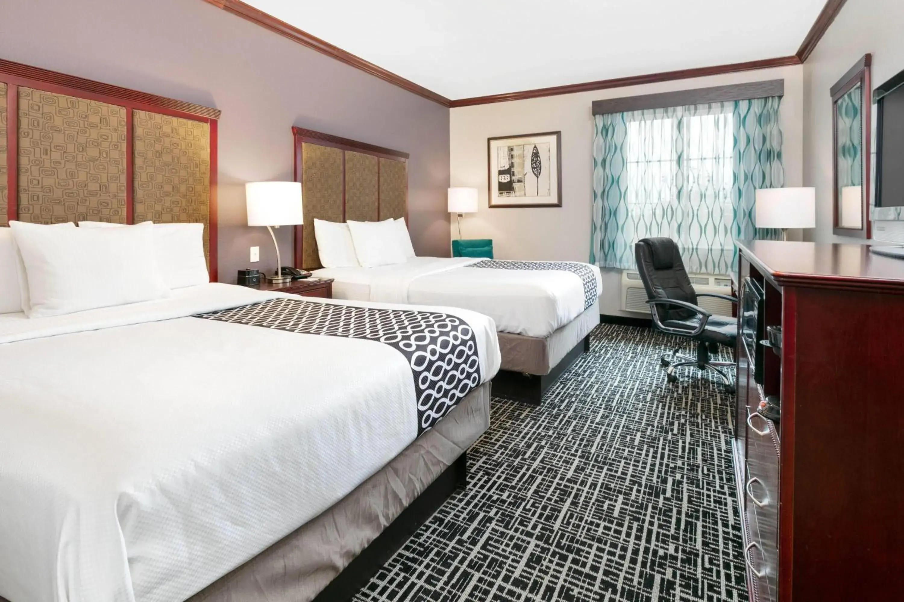 Queen Room with Two Queen Beds - Non-Smoking in La Quinta by Wyndham Lindale Queen Room with Two Queen Beds - Non-Smoking in La Quinta by Wyndham Lindale