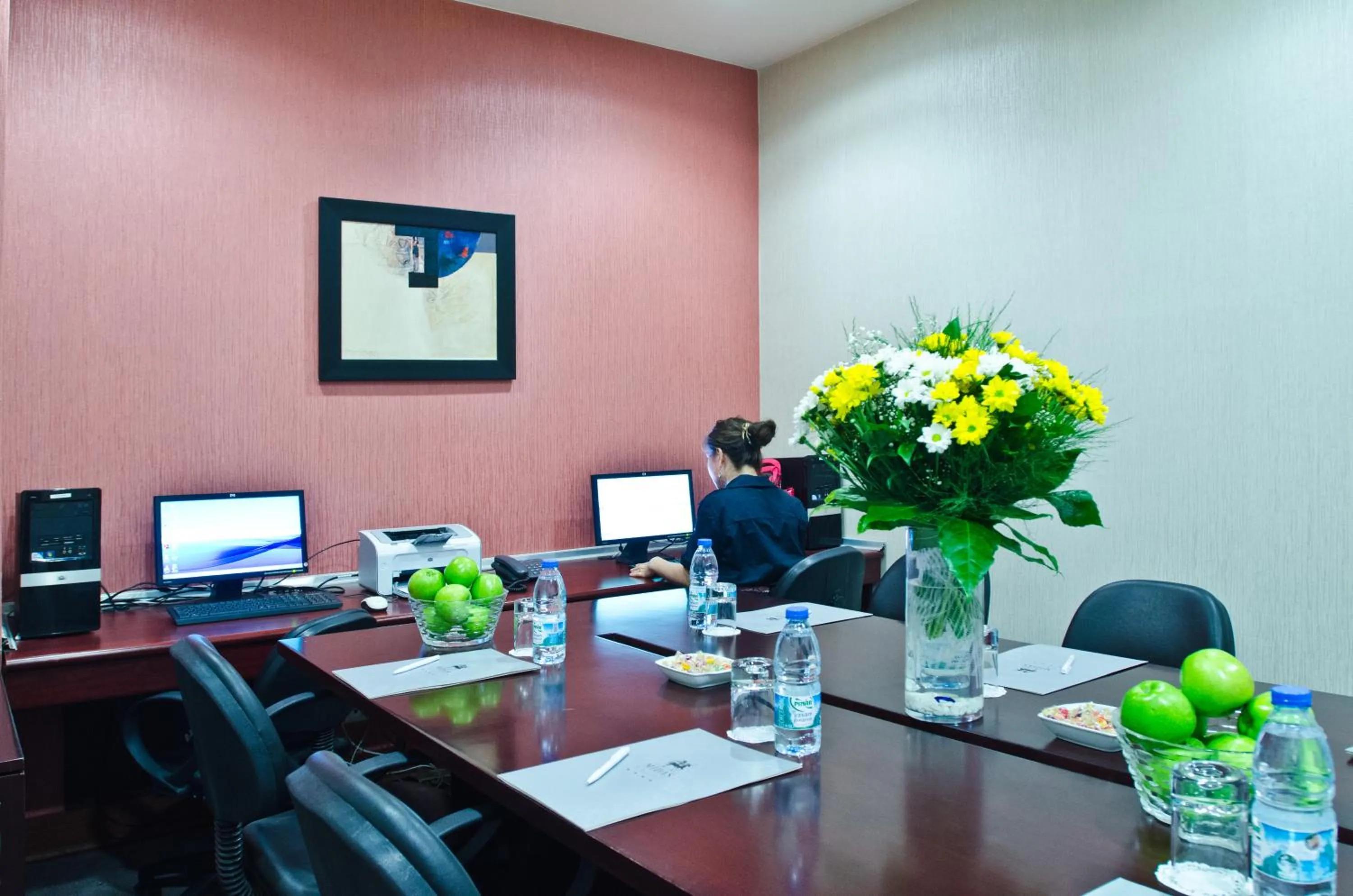 Business facilities in Midas Hotel