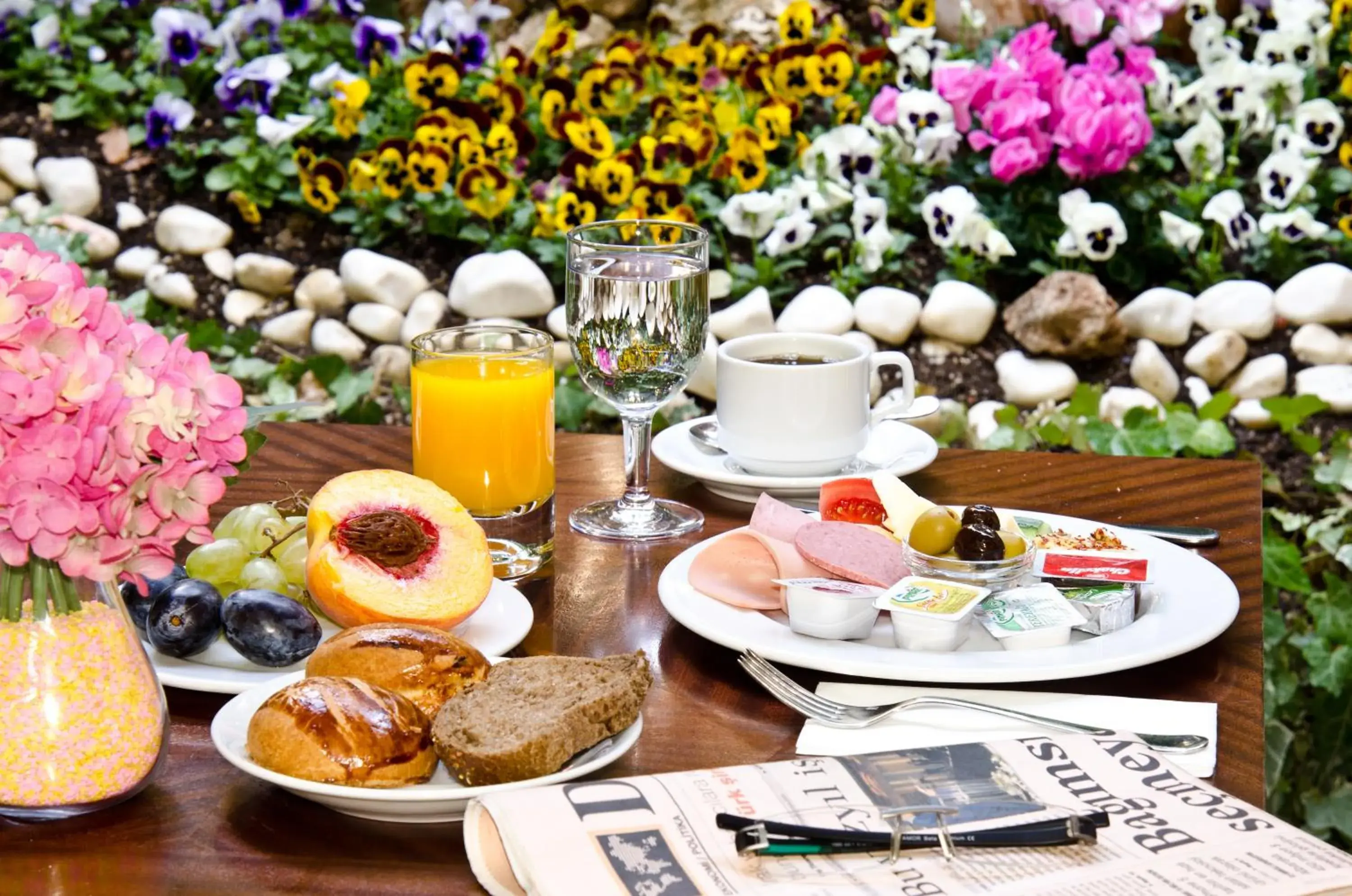 Restaurant/places to eat in Midas Hotel Restaurant/places to eat in Midas Hotel