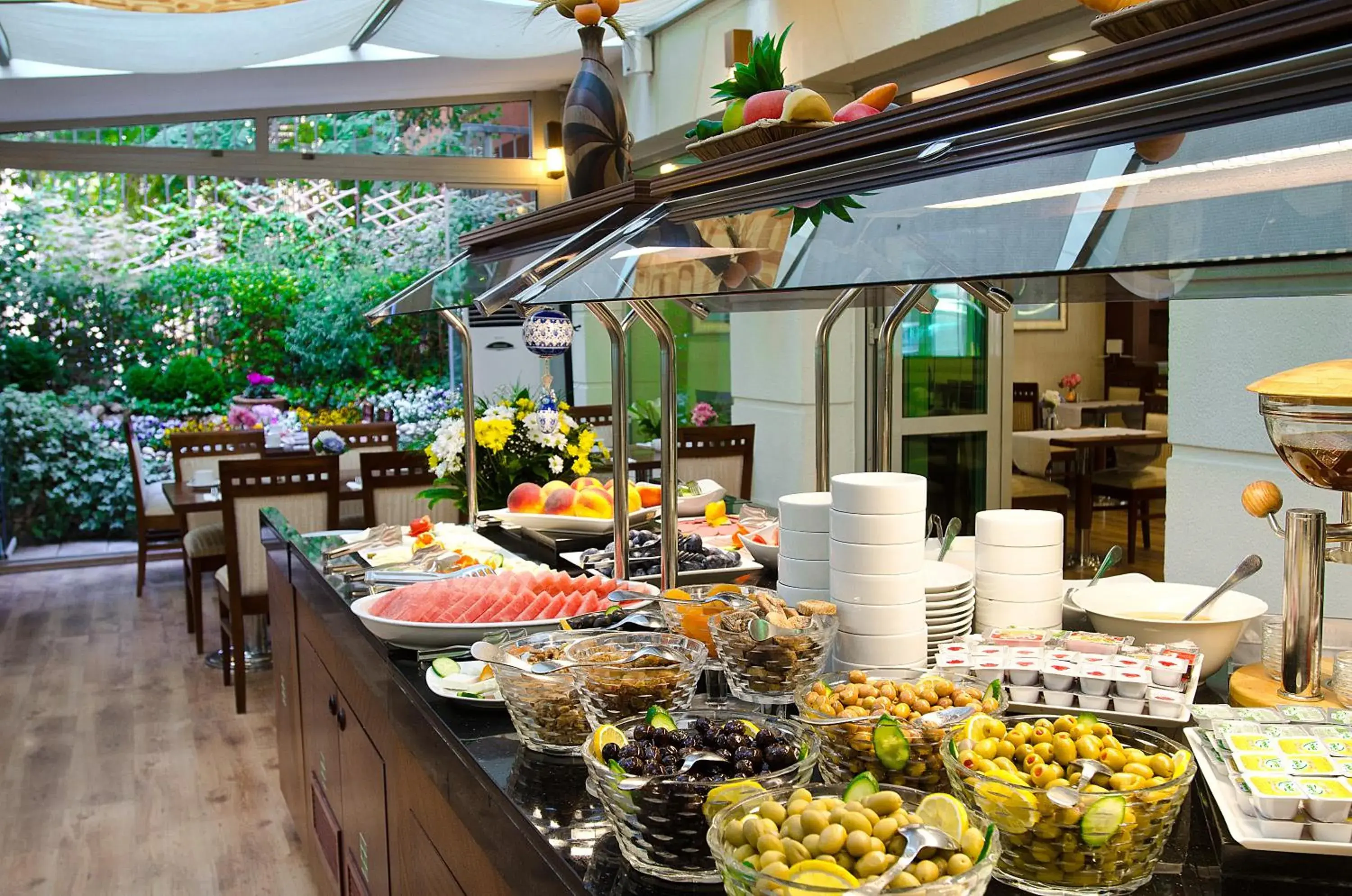 Restaurant/places to eat in Midas Hotel Restaurant/places to eat in Midas Hotel