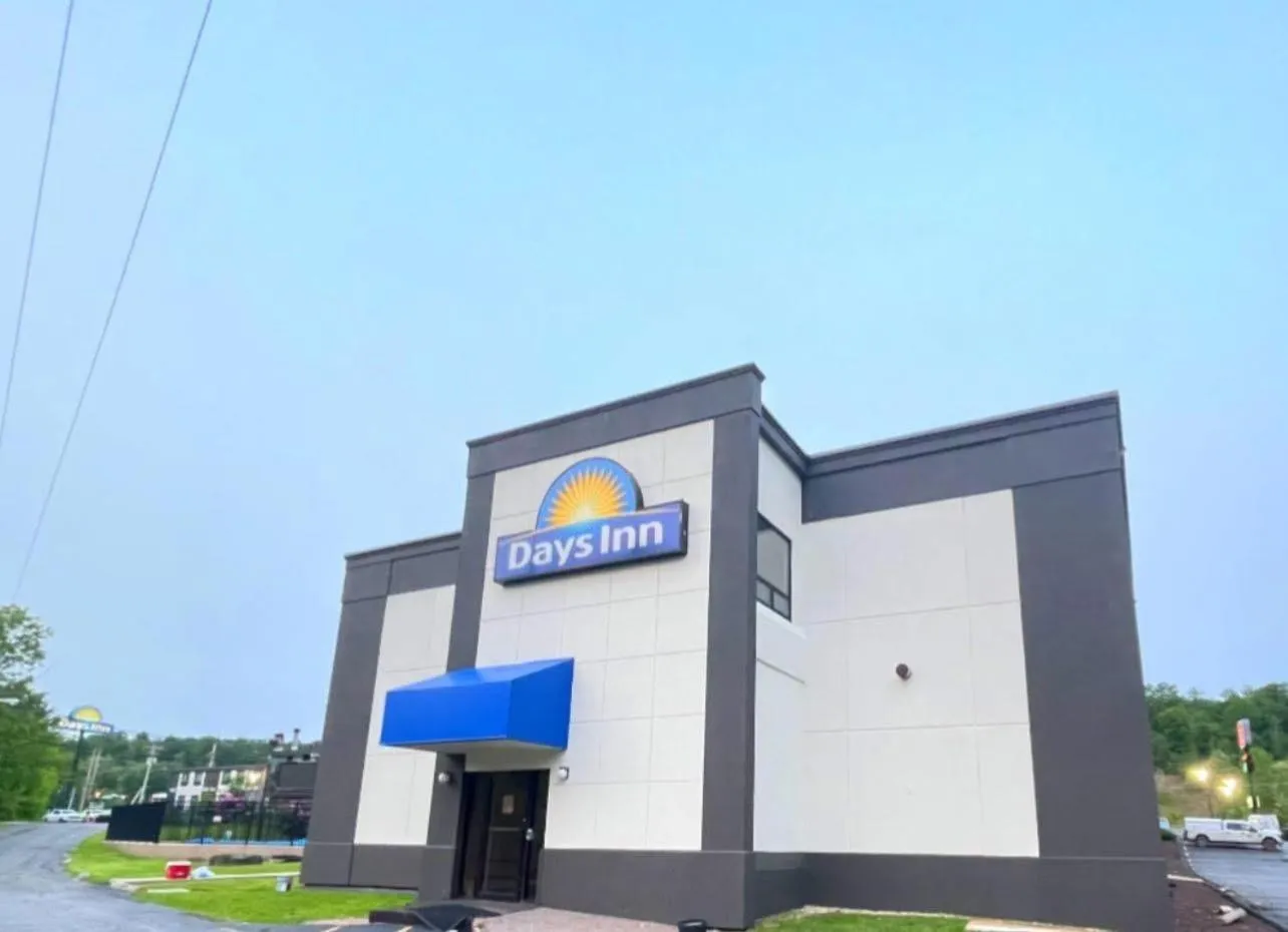 Days Inn by Wyndham Liberty