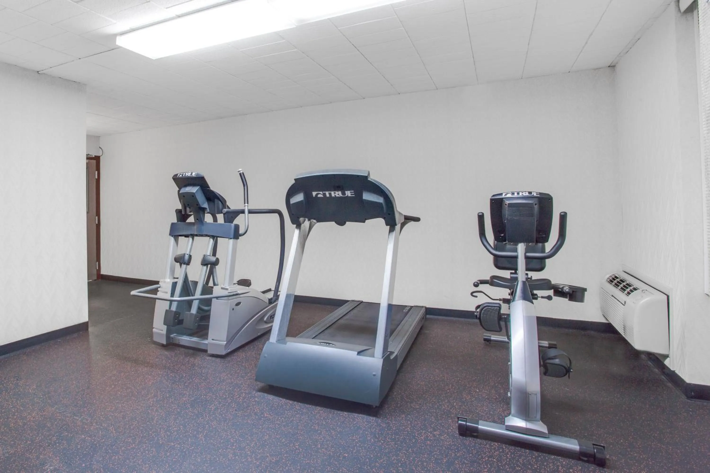 Fitness centre/facilities in Days Inn by Wyndham Liberty