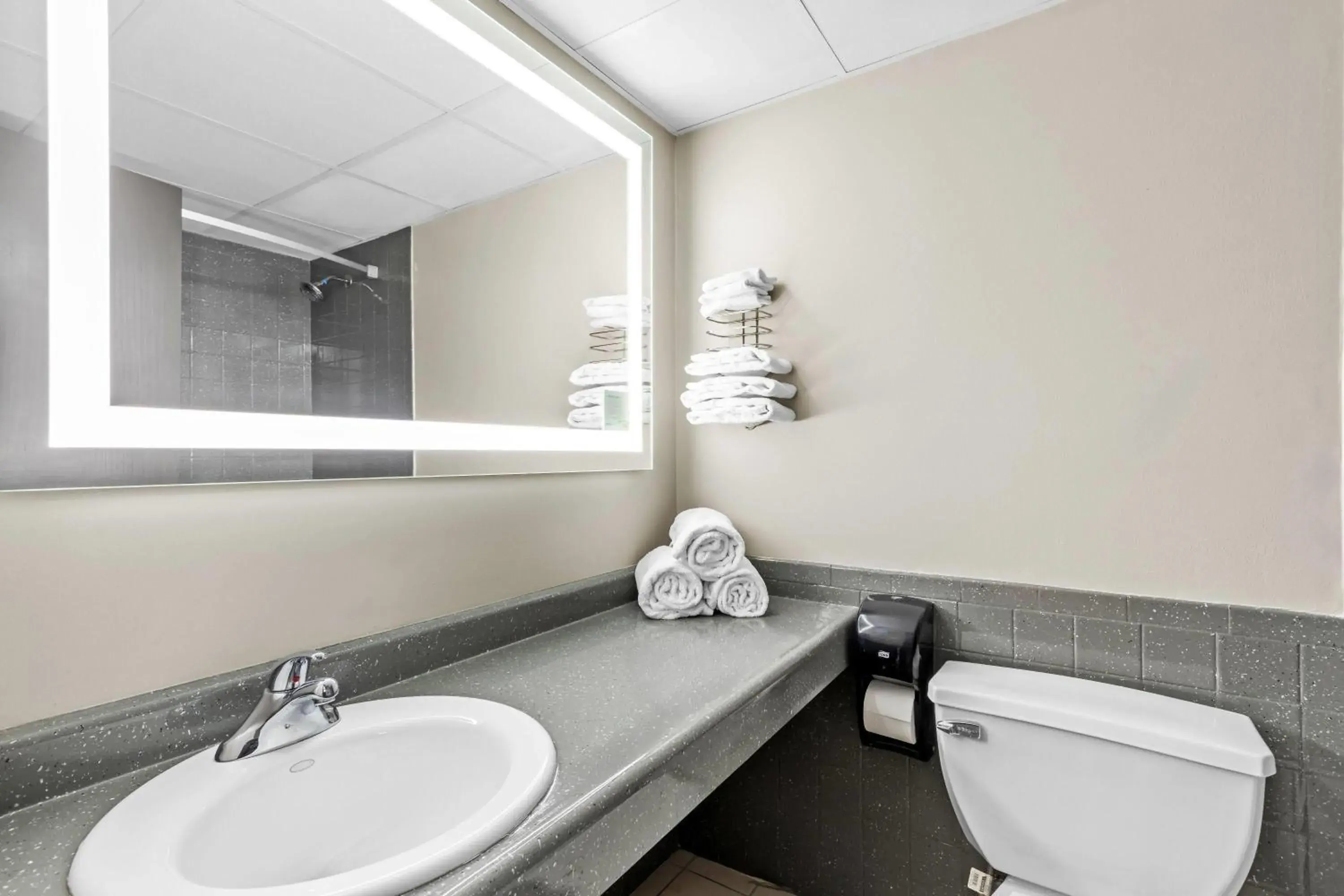 King Room - Non-Smoking in Days Inn by Wyndham Liberty King Room - Non-Smoking in Days Inn by Wyndham Liberty