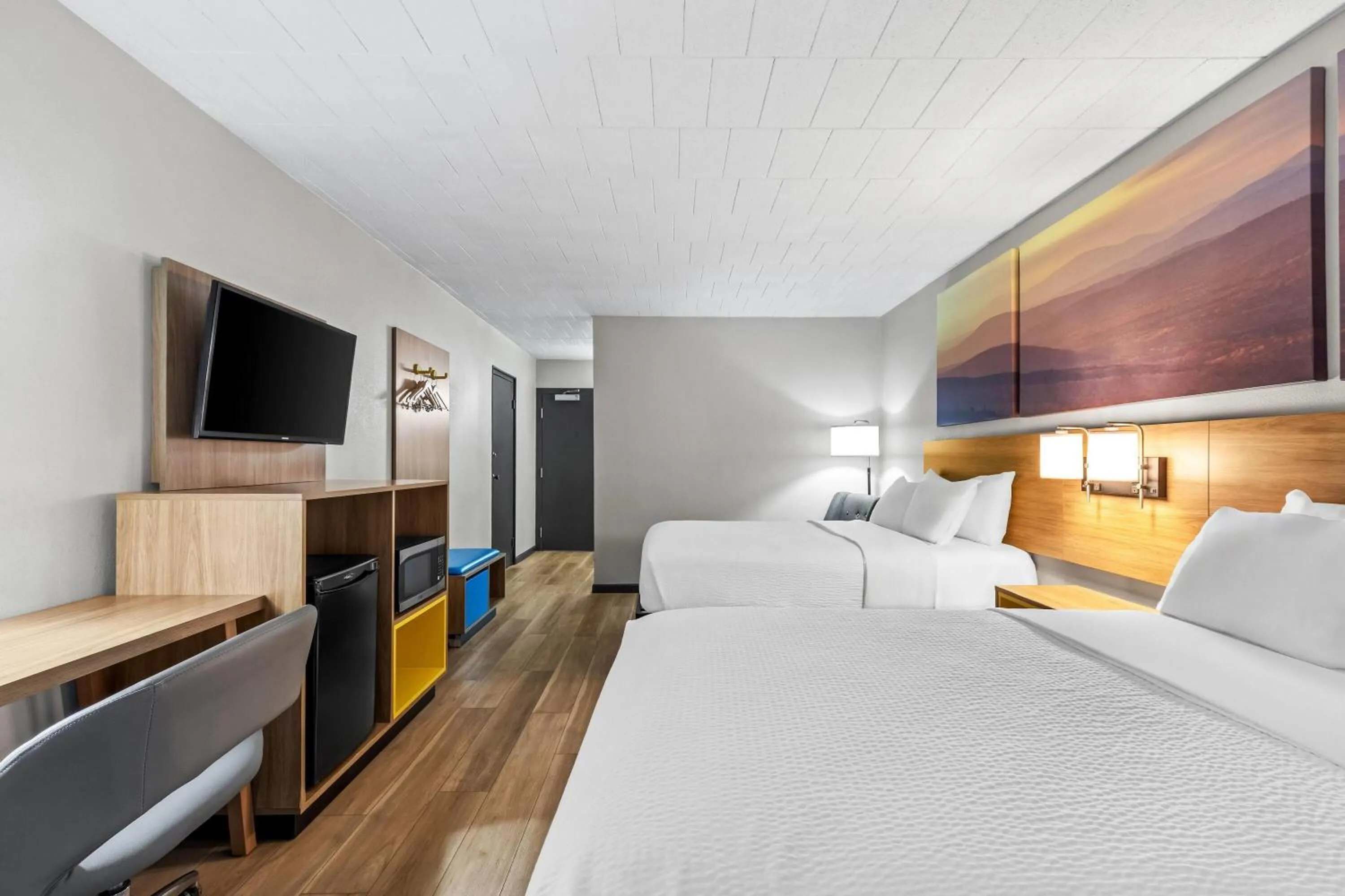 Bed in Days Inn by Wyndham Liberty