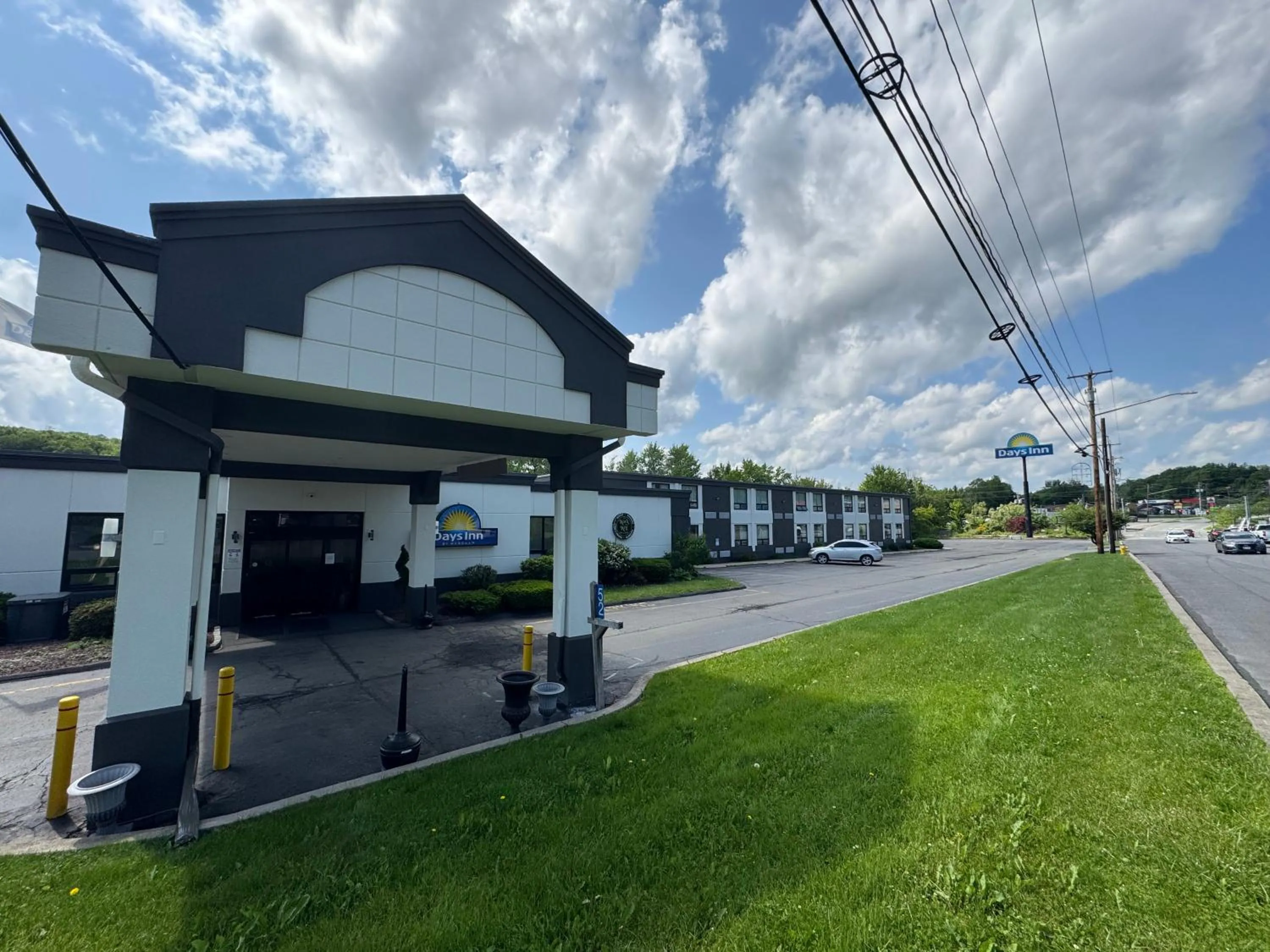 Property building in Days Inn by Wyndham Liberty