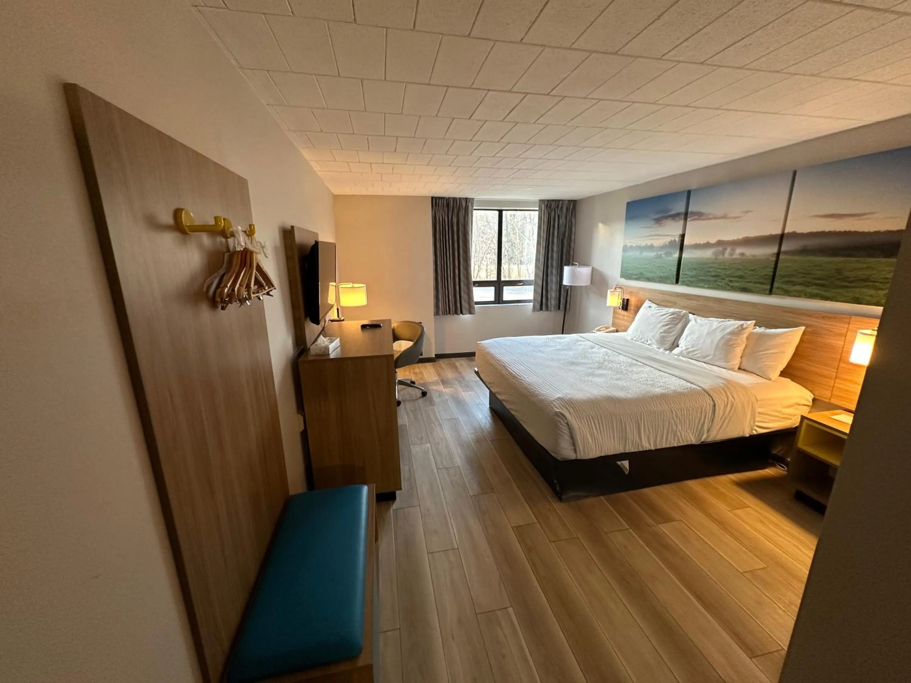 Bed in Days Inn by Wyndham Liberty