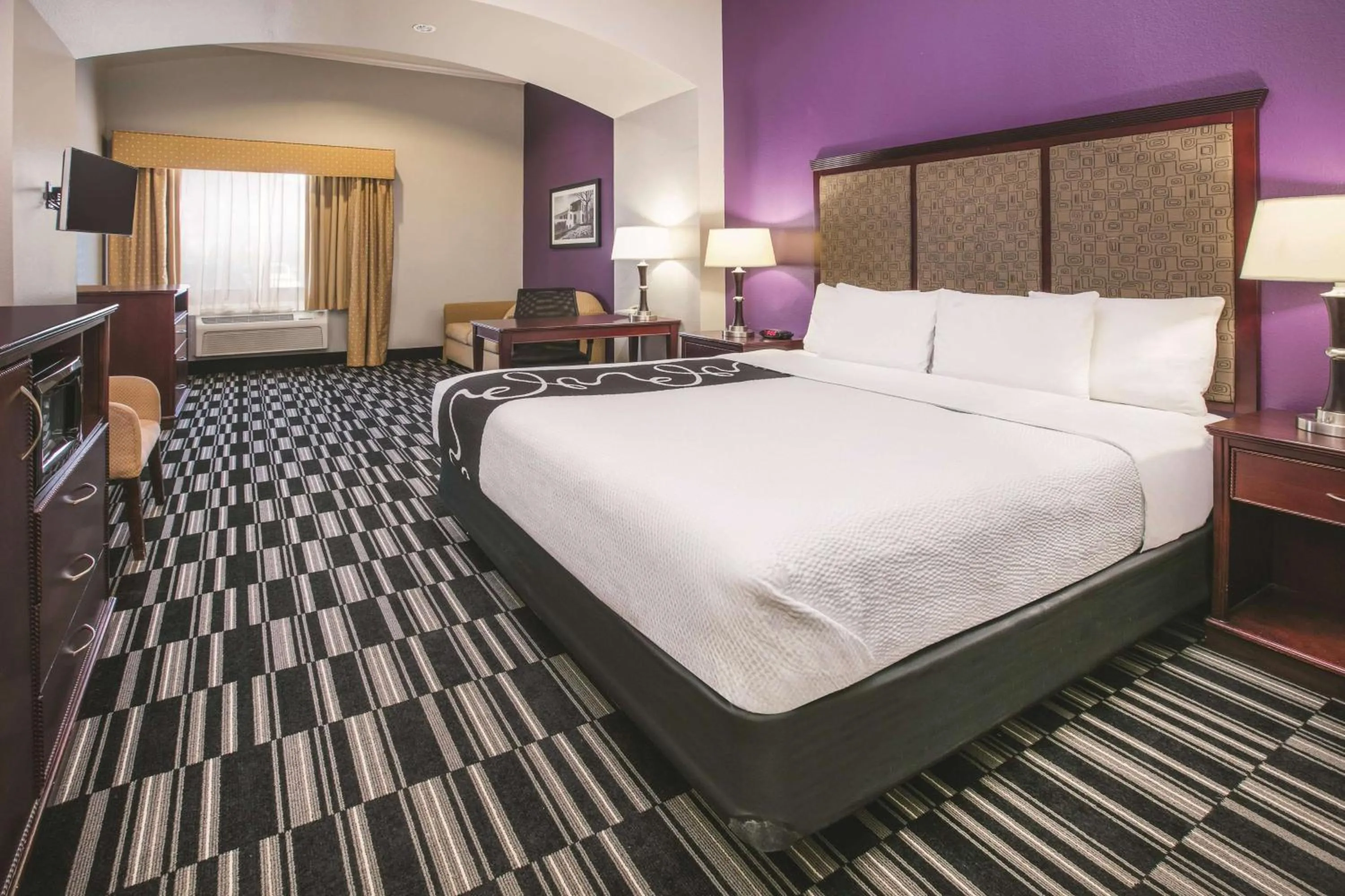 Photo of the whole room in Baymont by Wyndham Dallas South-DeSoto