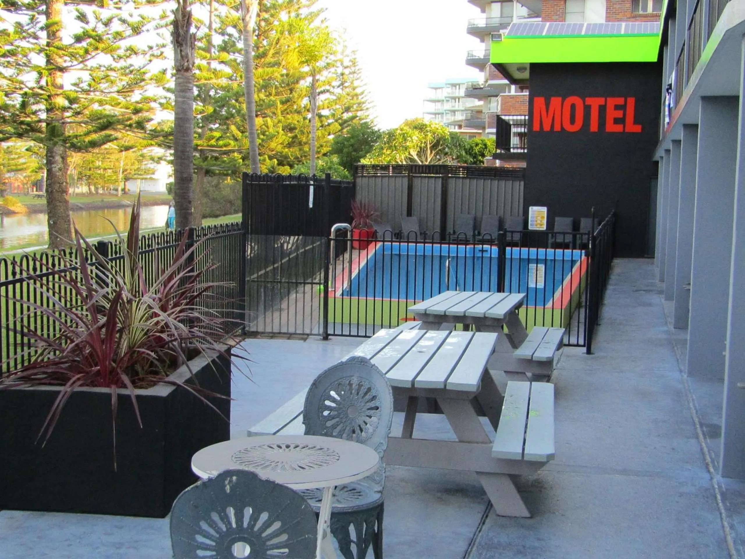 Patio in Le George Motel