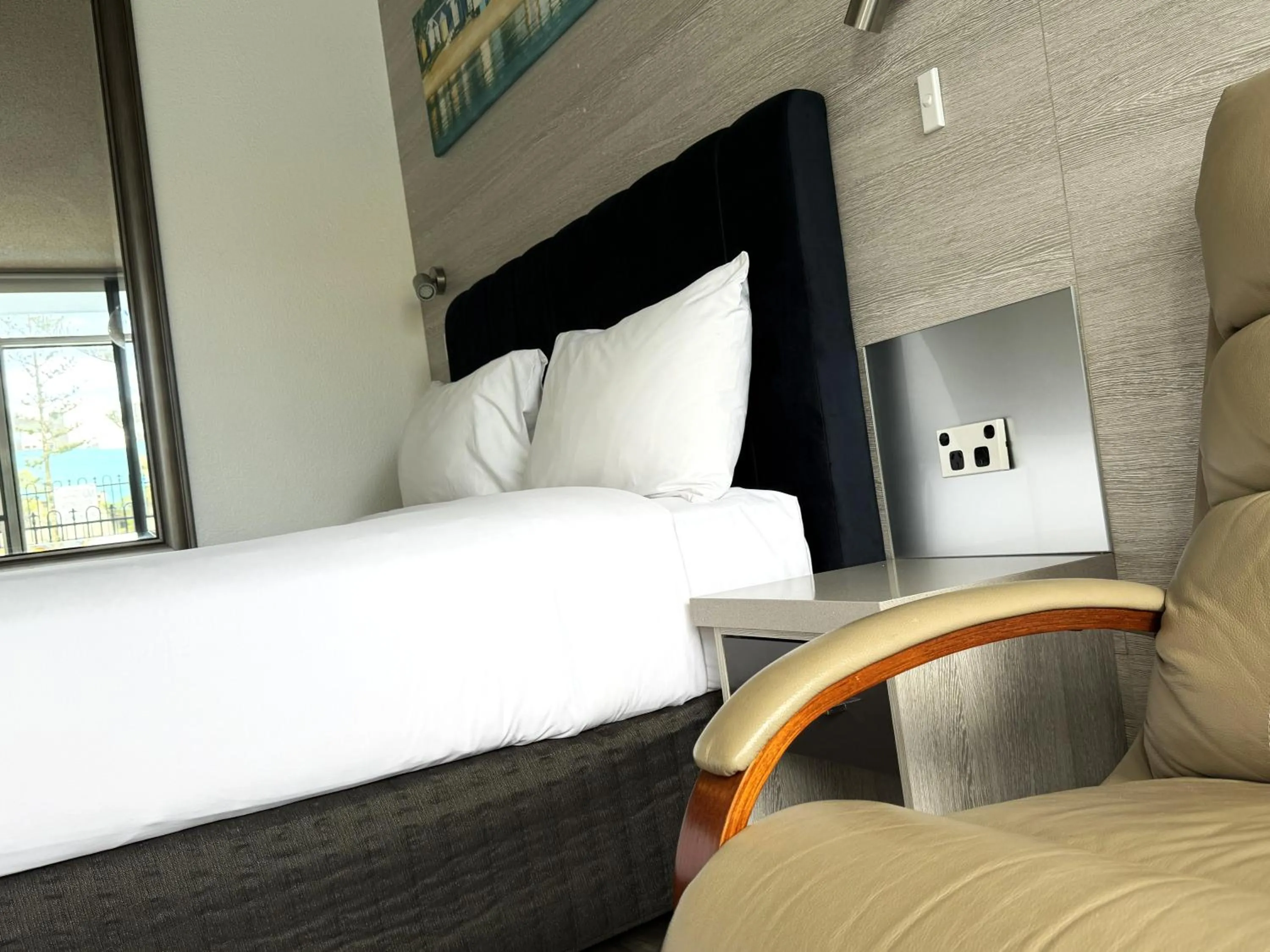 Bed in Le George Motel