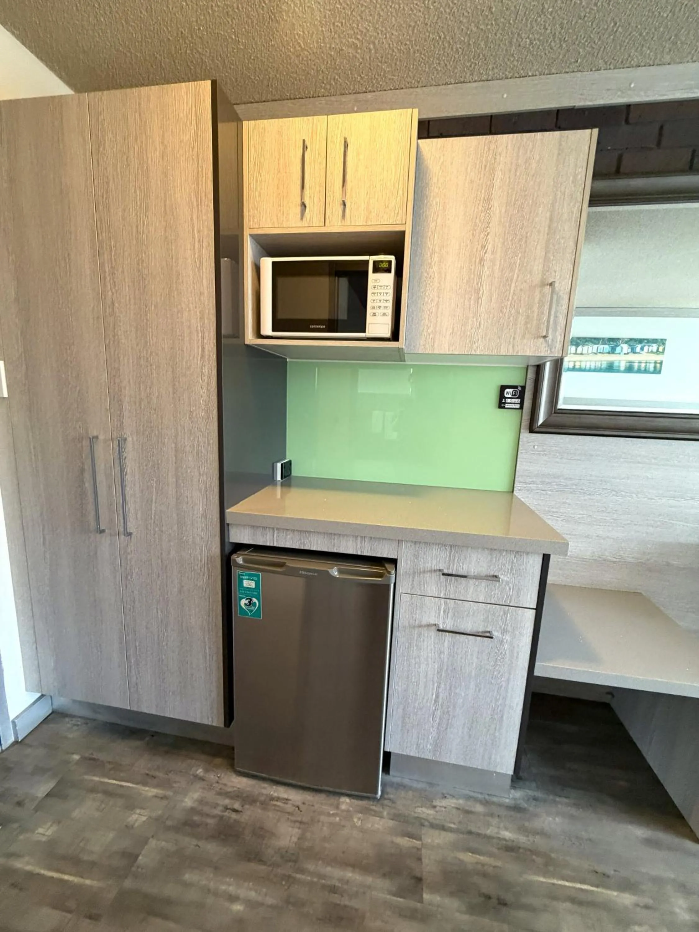 Kitchen or kitchenette in Le George Motel