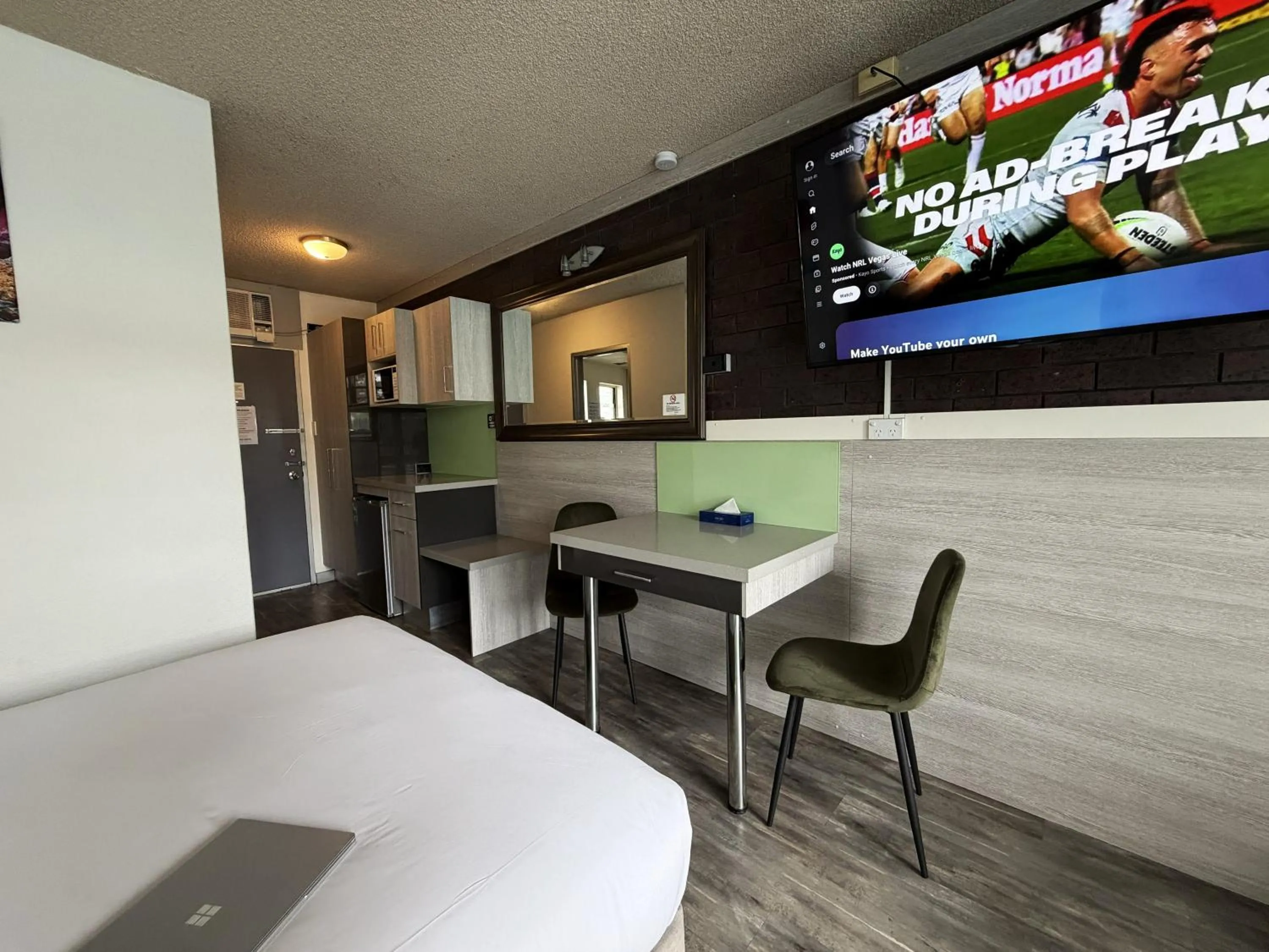 TV and multimedia in Le George Motel