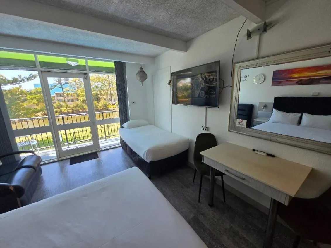 Bed in Le George Motel