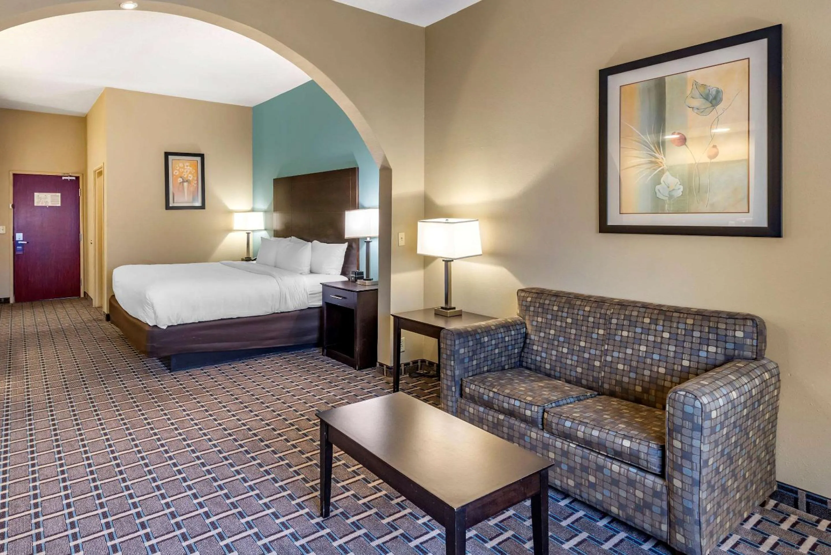 Bedroom, Bed in Comfort Suites Clovis North