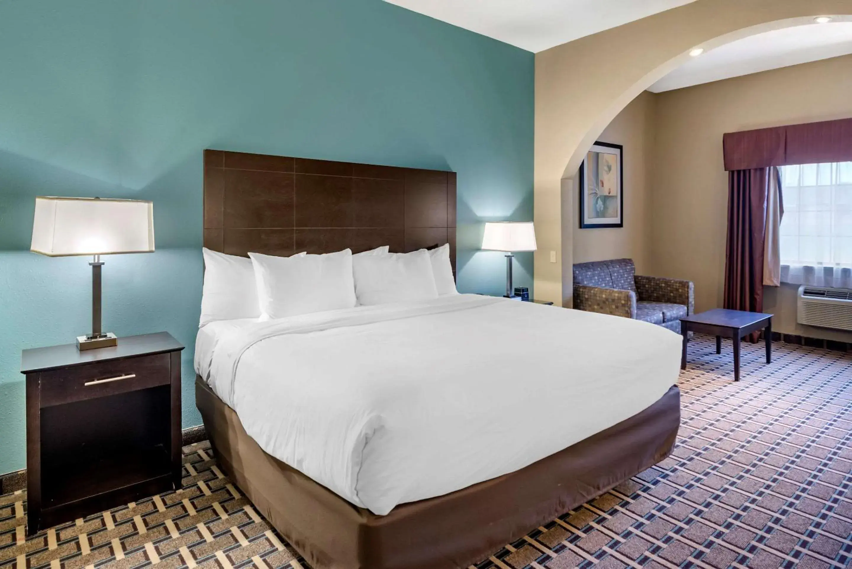 King Suite with Sofa Bed - Accessible/Non Smoking in Comfort Suites King Suite with Sofa Bed - Accessible/Non Smoking in Comfort Suites