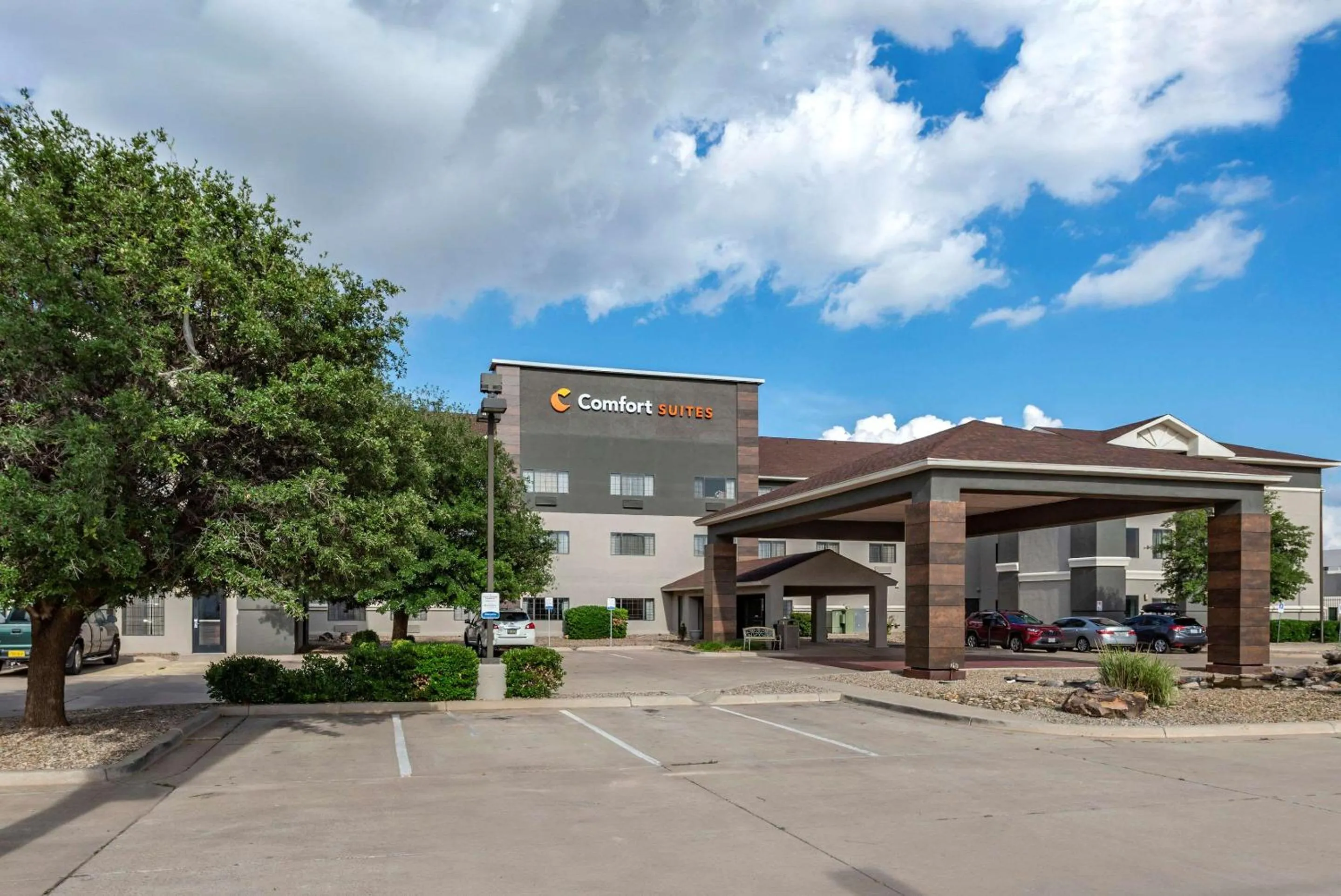 Property building in Comfort Suites Clovis North