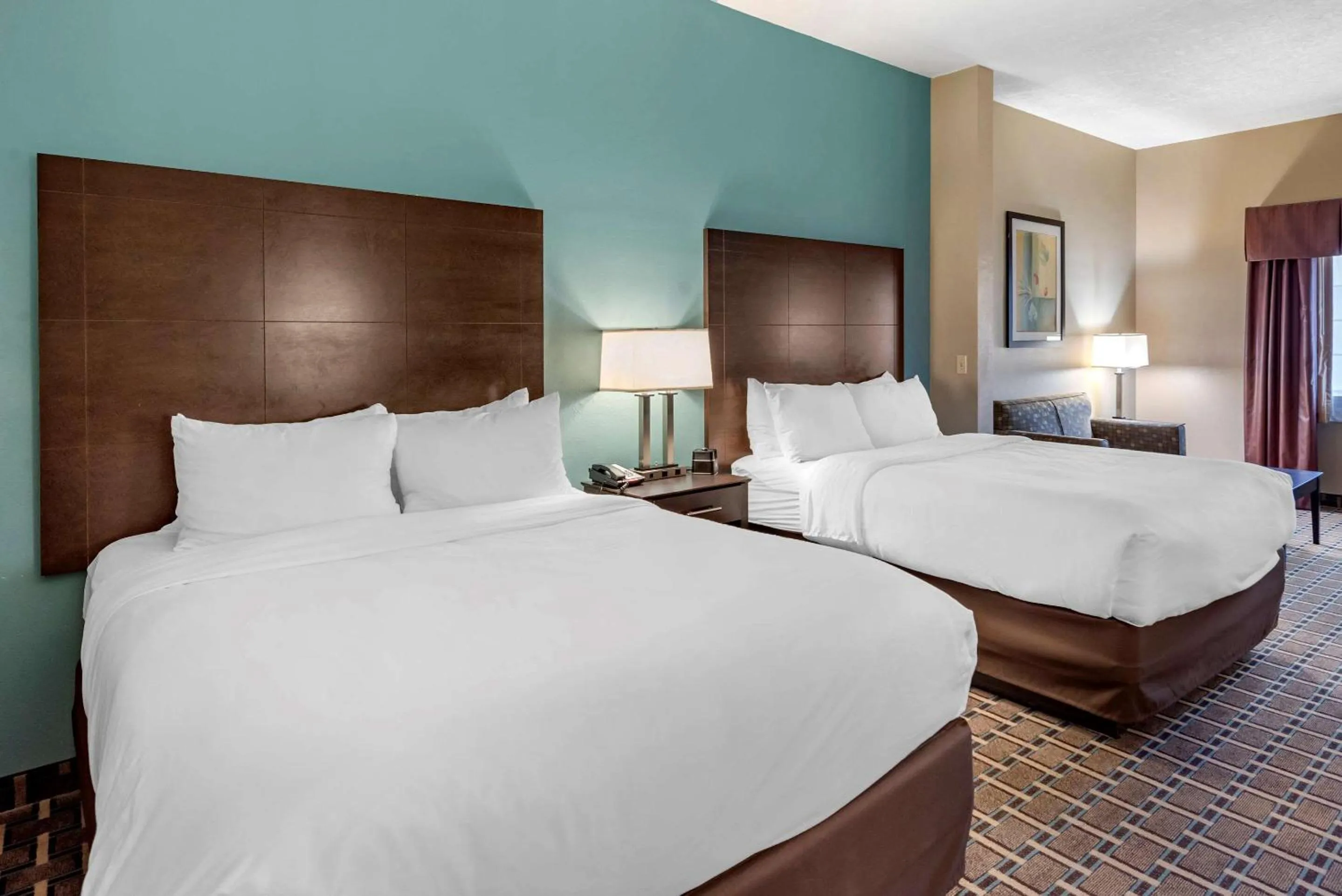 Bedroom, Bed in Comfort Suites Clovis North