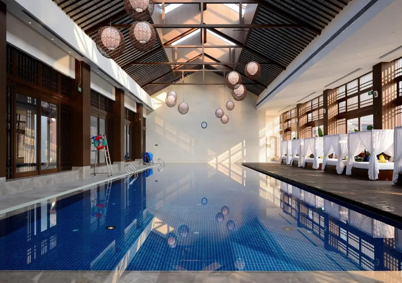 Swimming pool in Radisson Blu Resort Wetland Park Swimming pool in Radisson Blu Resort Wetland Park