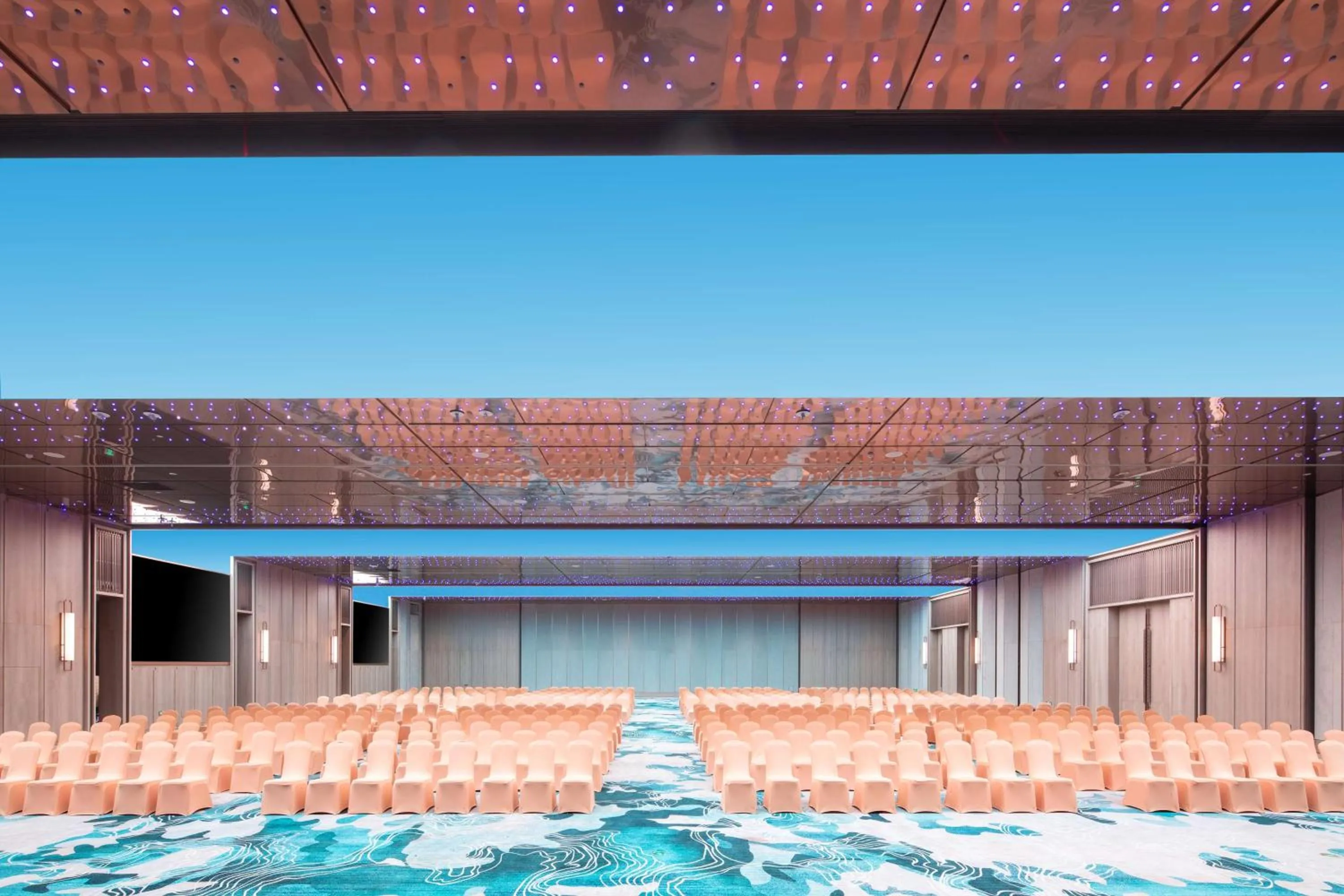 On site in Radisson Blu Resort Wetland Park