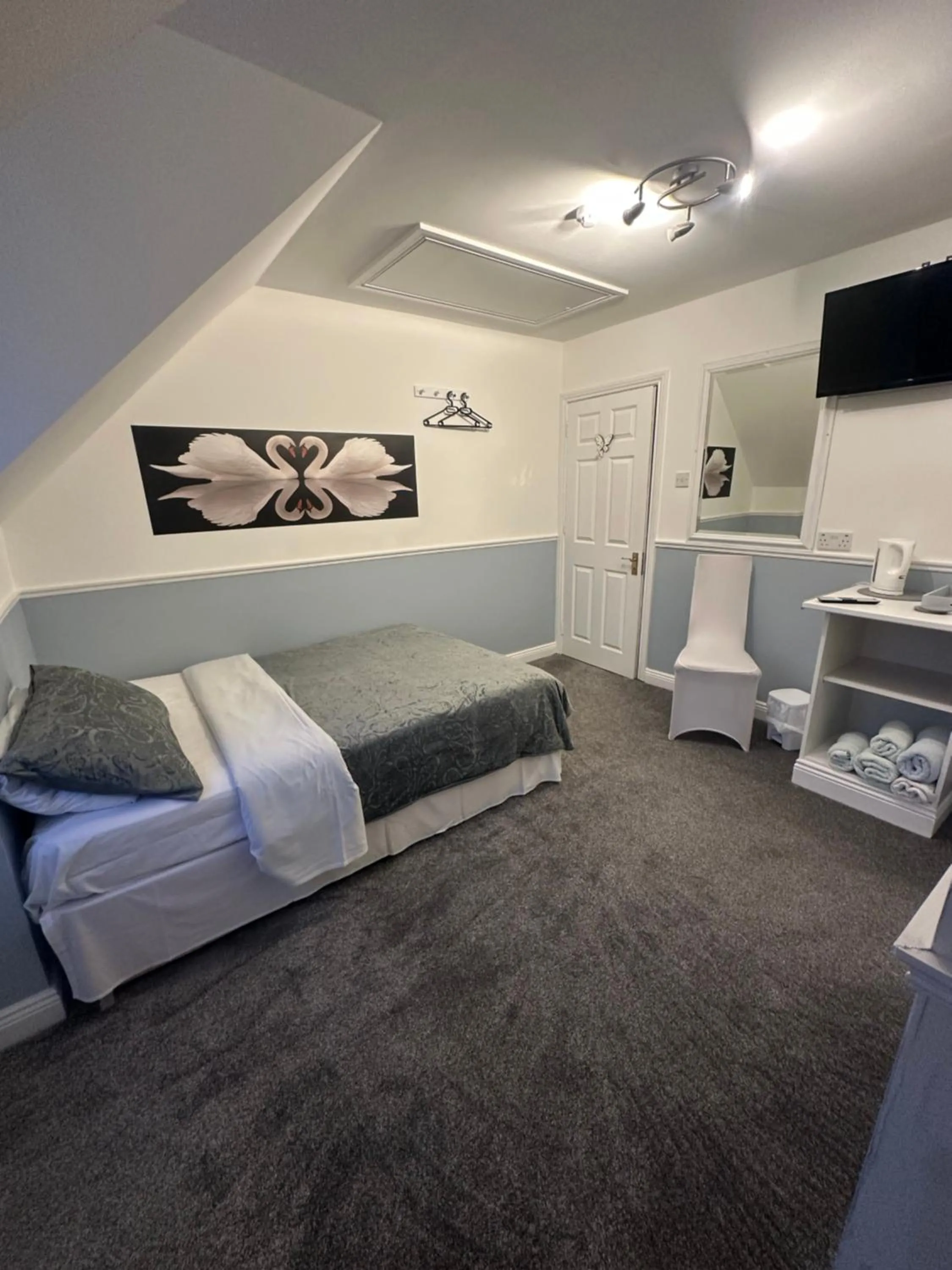Photo of the whole room, Bed in Kinsale B&B